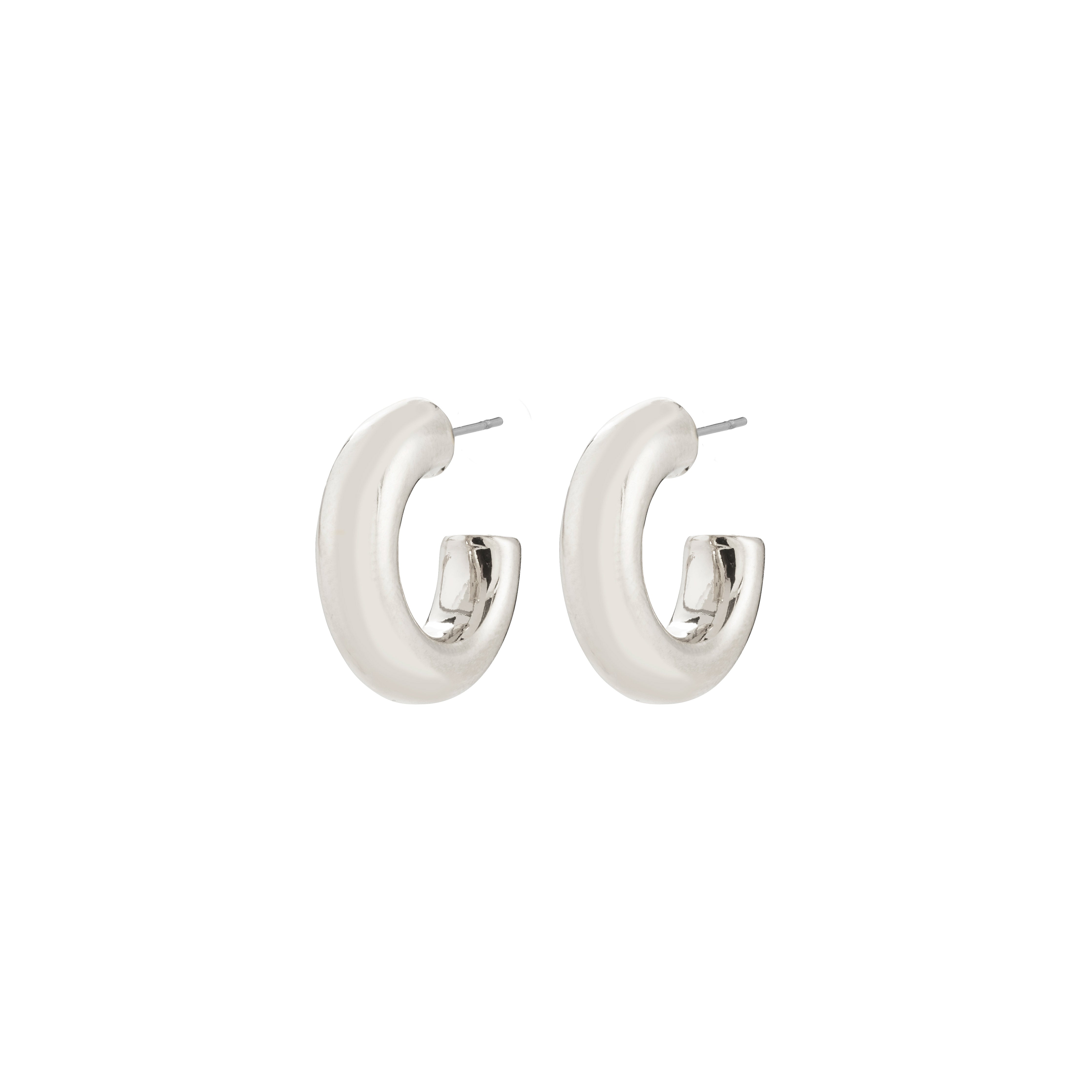 PHASE small hoops silver-plated: Chunky C-shaped semi-hoops with a polished silver finish, featuring a straight post. Ideal for a refined, trendy autumn style.