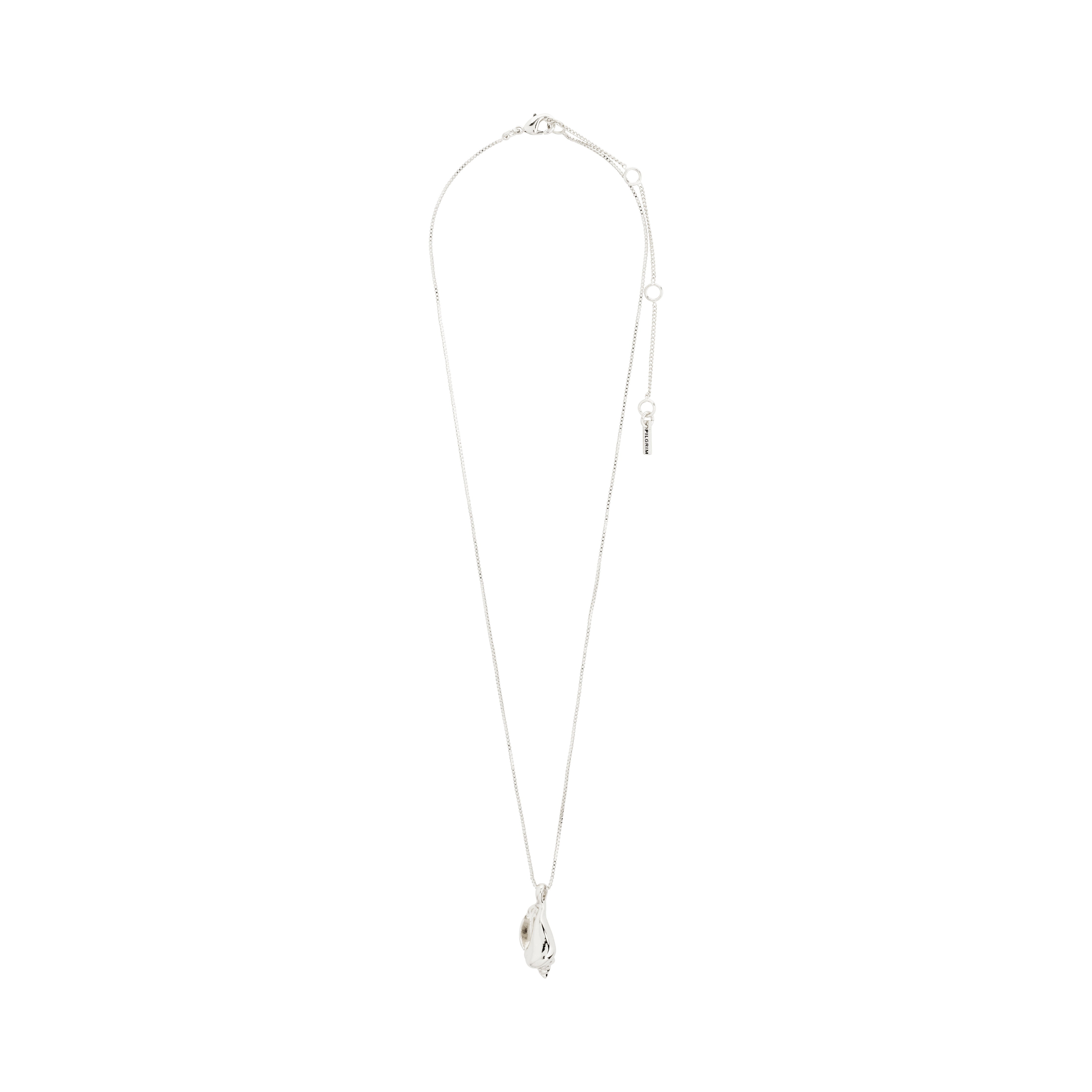 BREEZE necklace silver-plated with conch pendant on slim box chain, embodying summer vibes and crafted from recycled materials, perfect for a relaxed, stylish look.