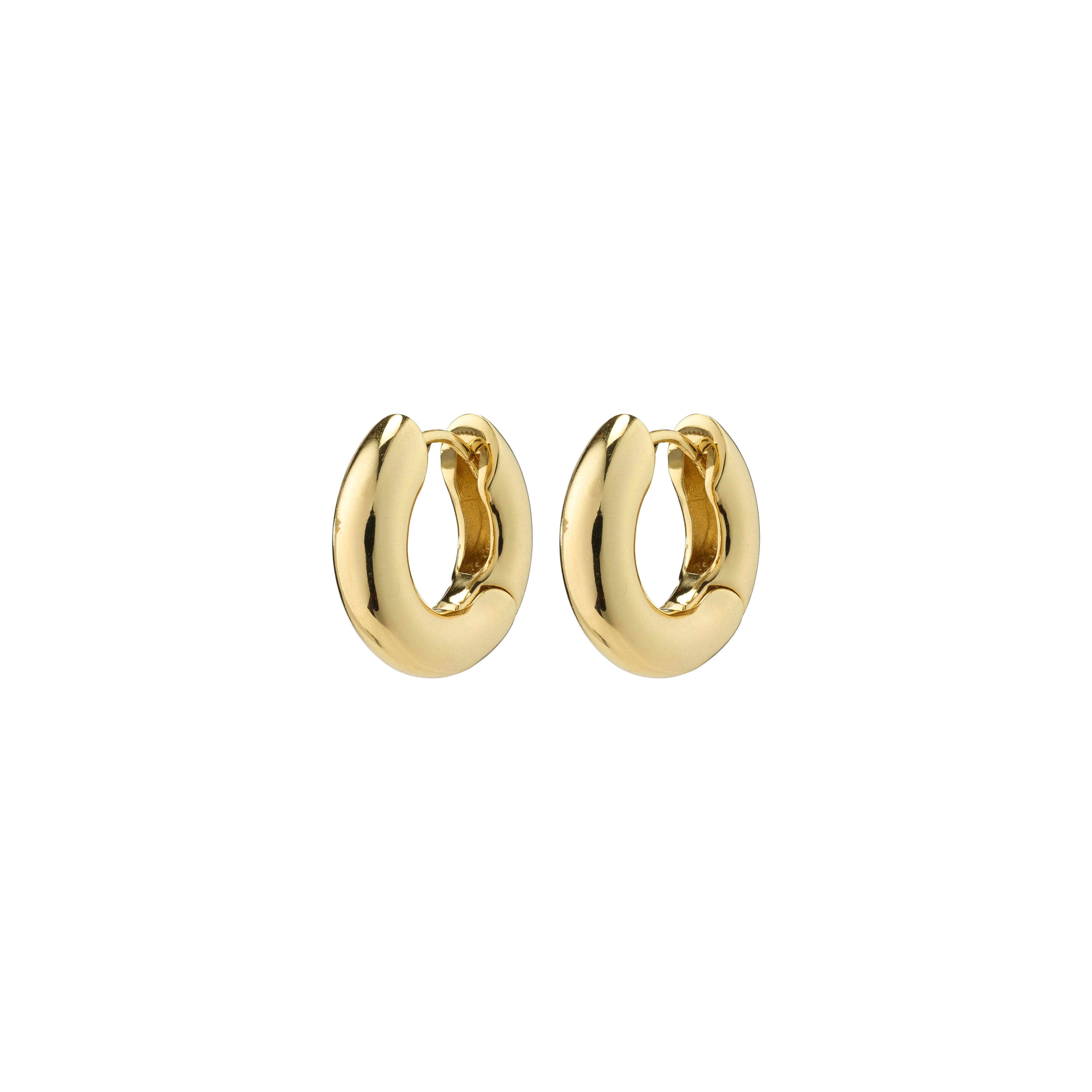 AICA chunky huggie hoop earrings, gold-plated, featuring a minimalist, shiny design with a click lock, made from 99% recycled materials. Perfect for everyday wear.