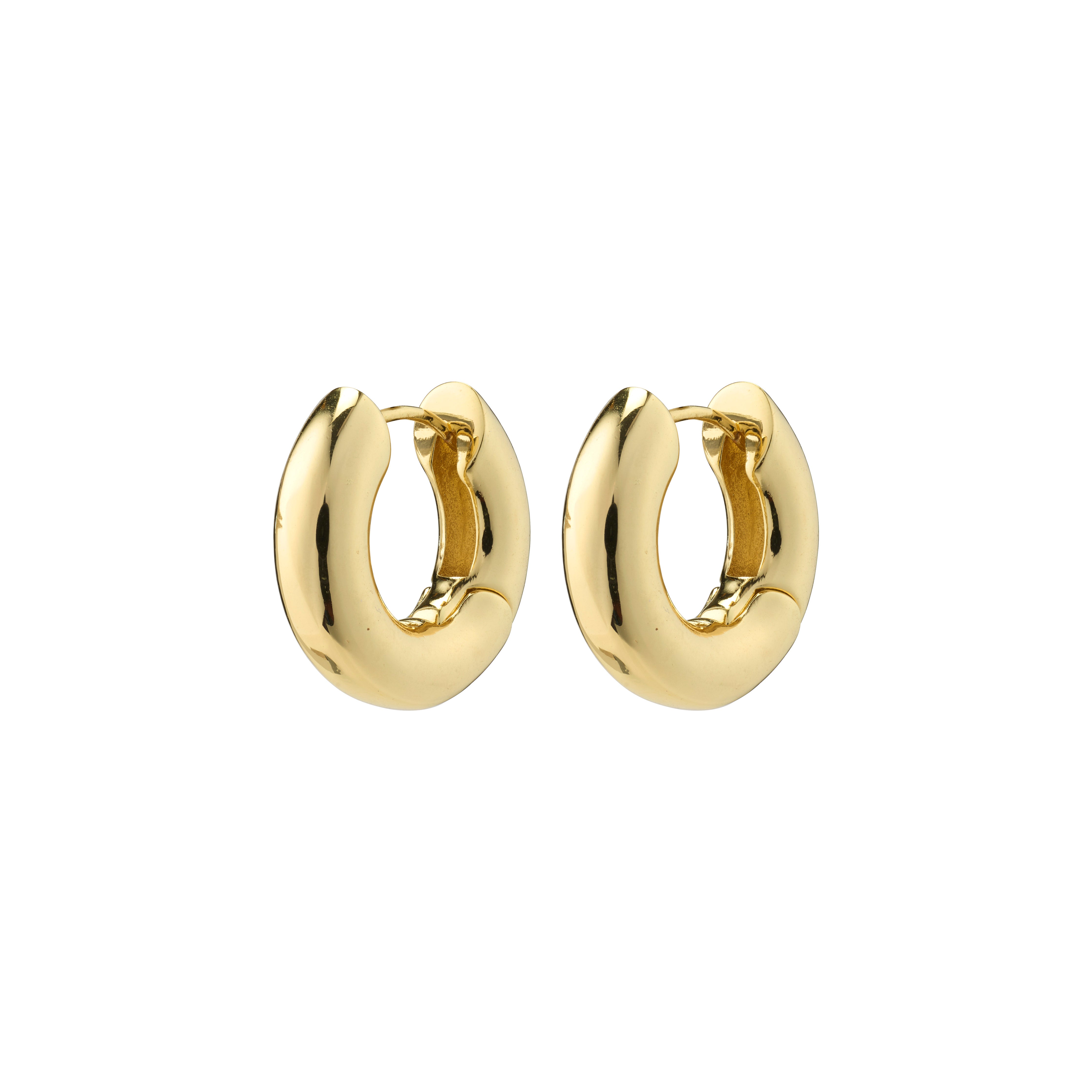 AICA chunky hoop earrings gold-plated, medium-sized with a chunky silhouette, featuring a click lock. Ideal for everyday wear and trendy ear curation.