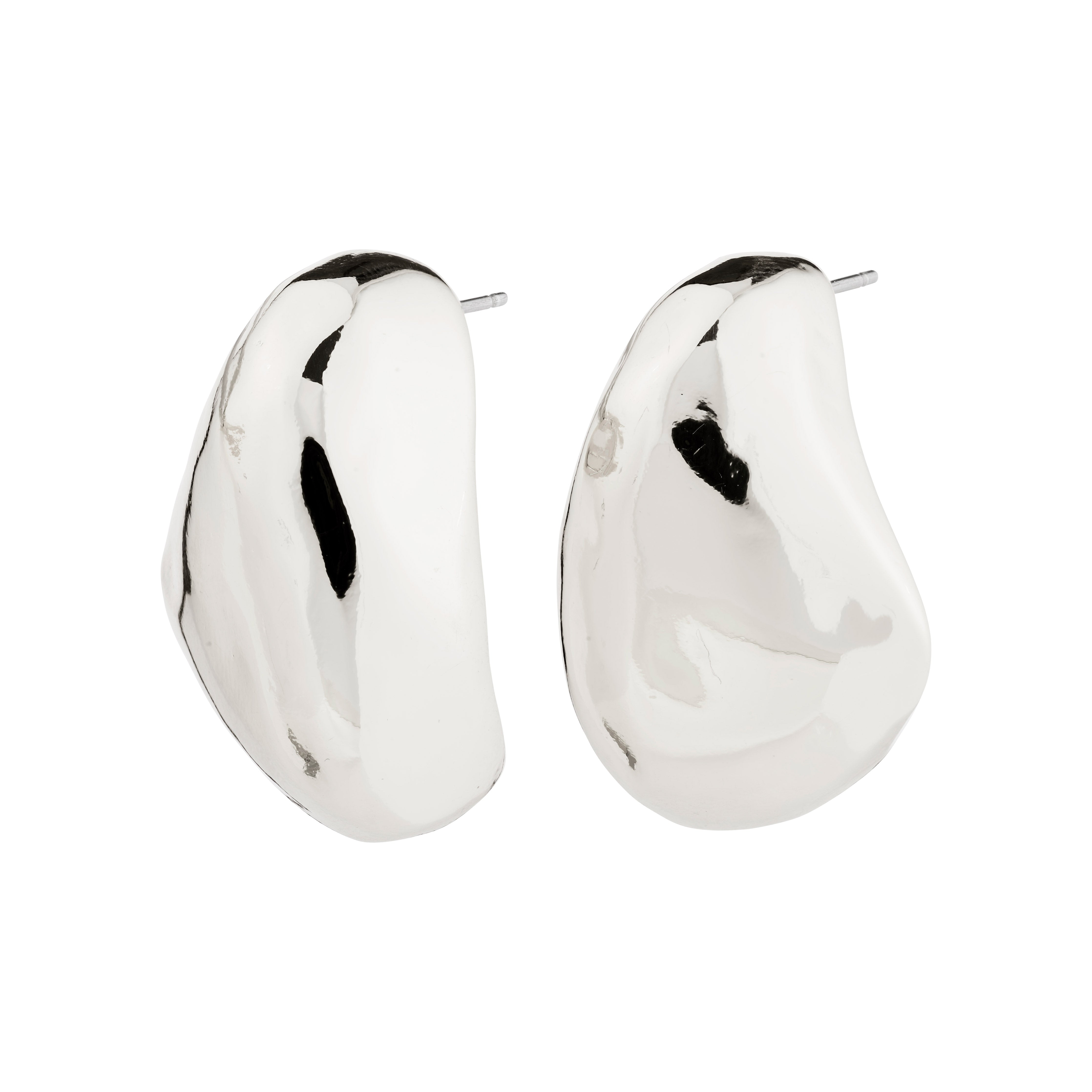 DUNE earrings, silver-plated and chunky, crafted by Pilgrim from 98% recycled materials, offering a sophisticated, nature-inspired touch to any outfit.