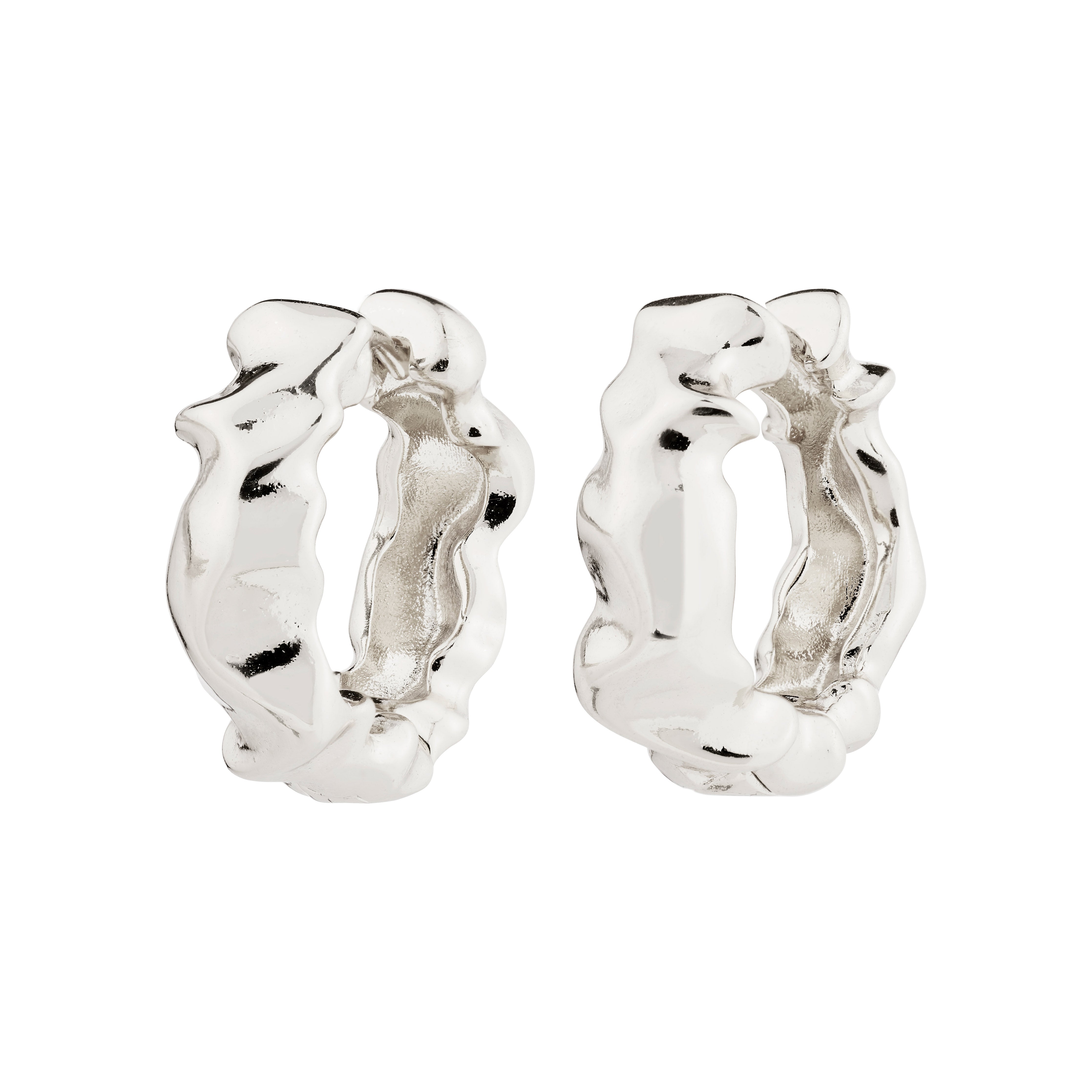 ELLIOt earrings silver-plated, featuring a chunky, wavy surface texture, offer an elegant, nature-inspired design with a modern touch and an easy click clasp.