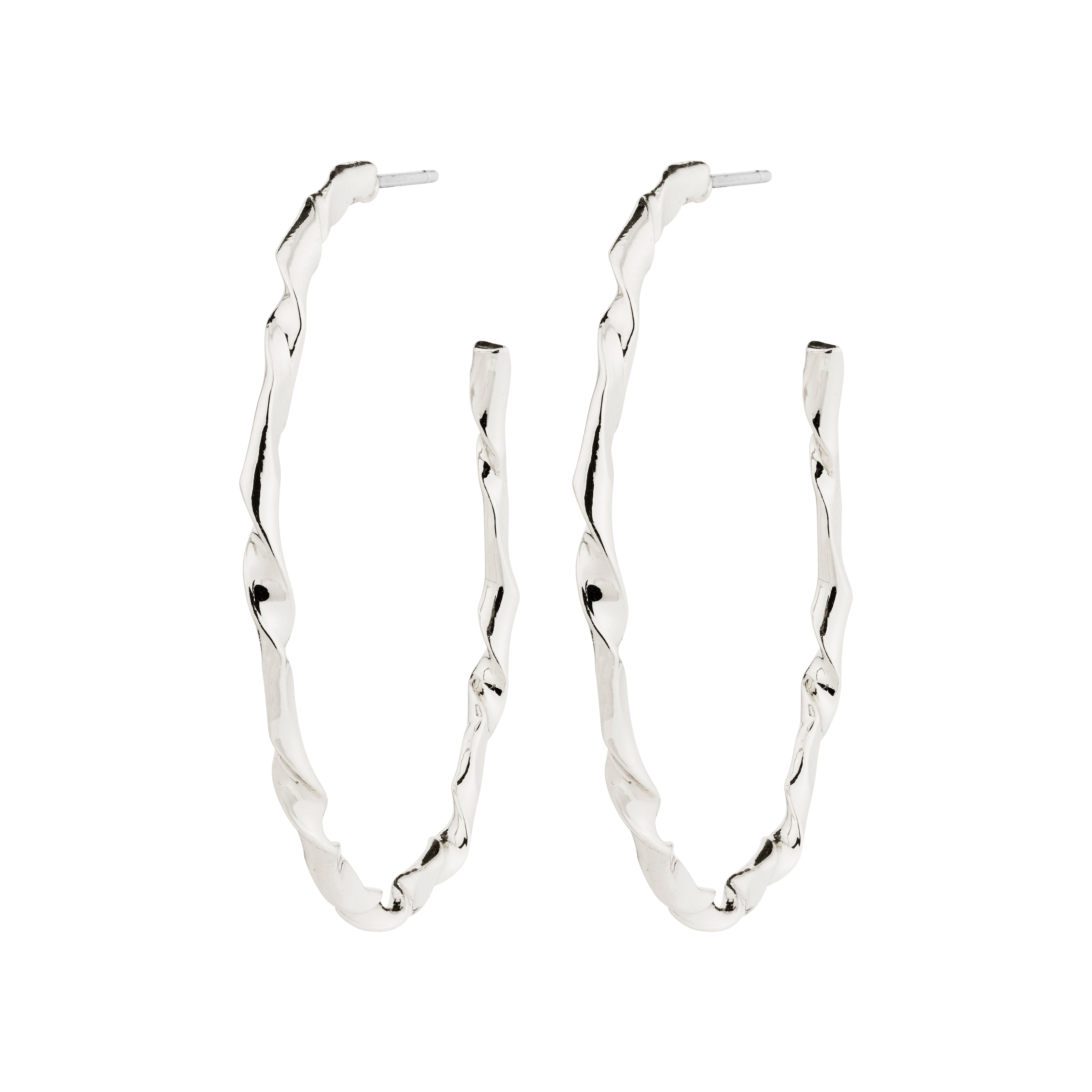 Silver-plated WYATT hoop earrings feature a wavy, handcrafted design, offering sophisticated versatility for daily wear and special occasions. Crafted from 98% recycled materials.