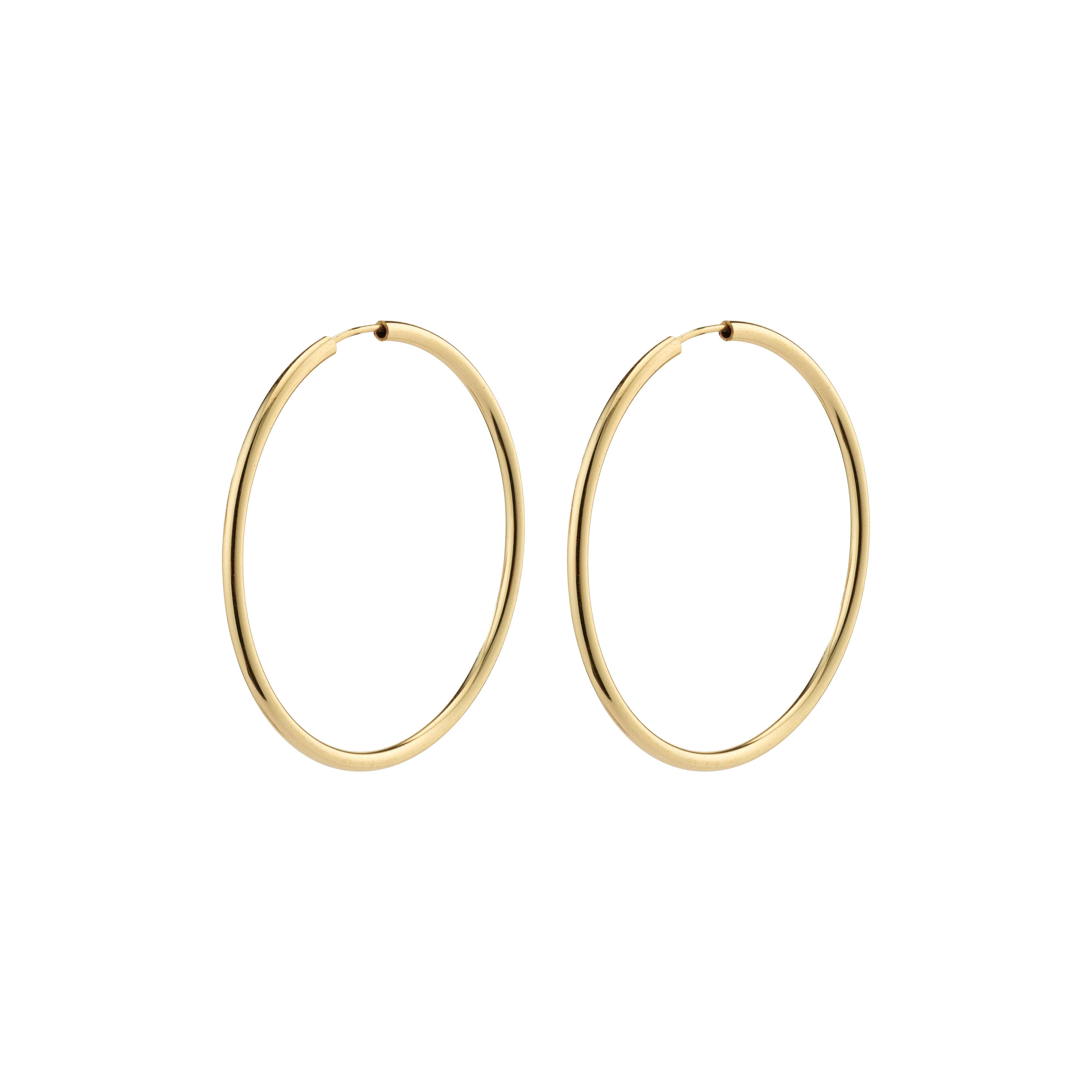 APRIL medium-size gold-plated hoop earrings, 40 mm diameter, crafted from 99% recycled material, perfect for trendy ear curation and personal style.