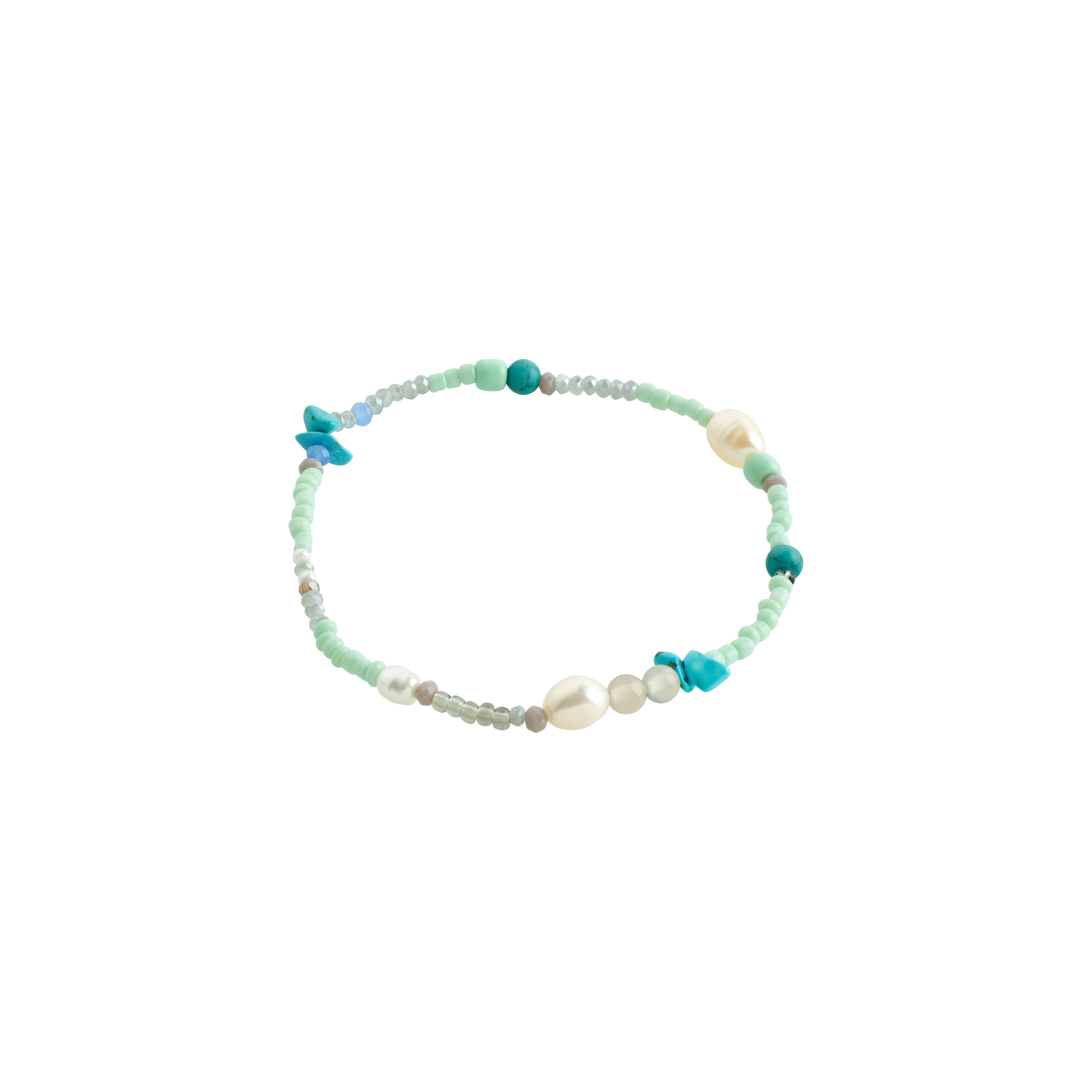 INDIANA bracelet mint featuring freshwater pearls, grey agate, and turquoise stones with faceted glass beads, creating an organic and stylish look.