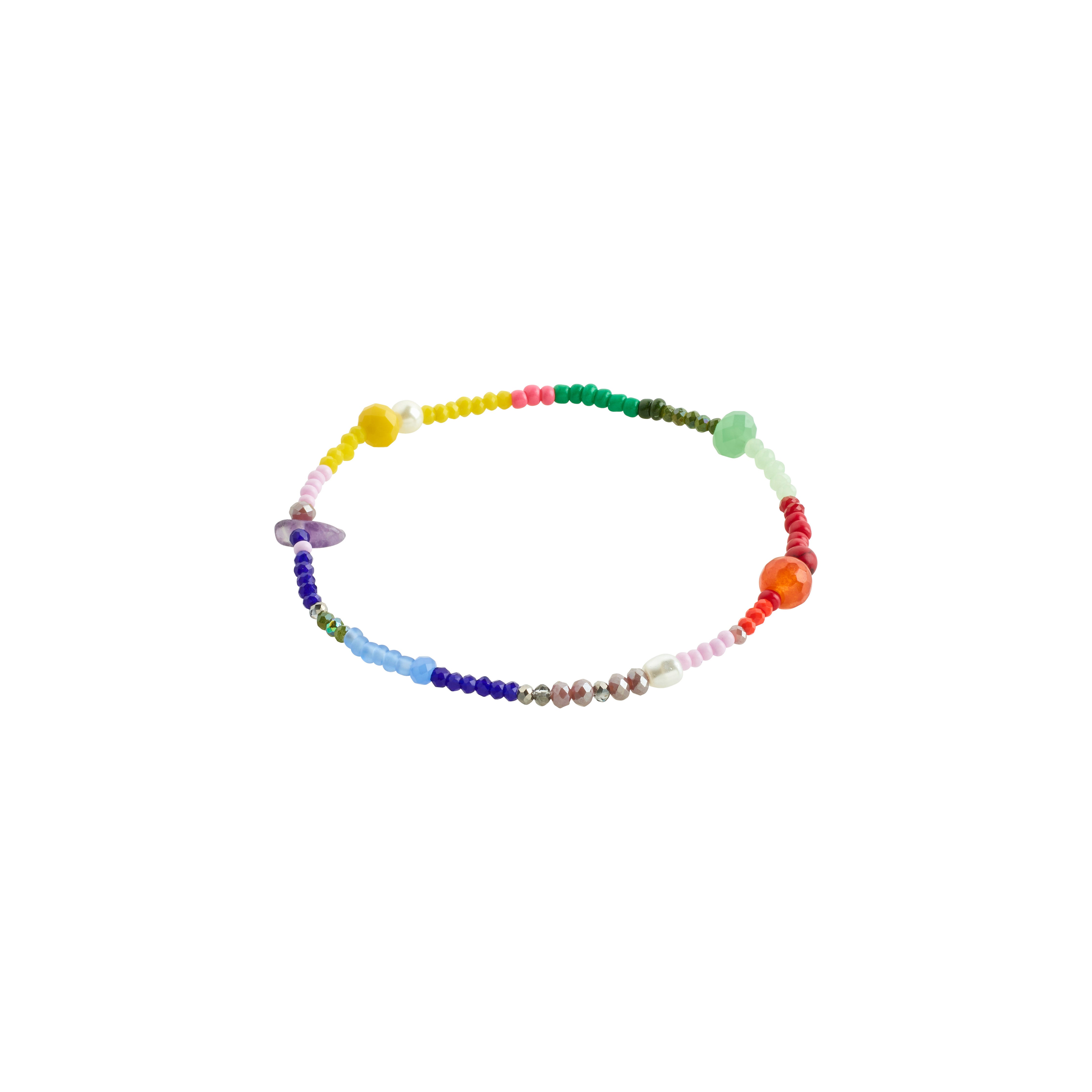 INDIANA bracelet multicolored with freshwater pearls, red agate, amethyst, and colorful glass beads, offering an organic look, perfect for a trendy stacked style.