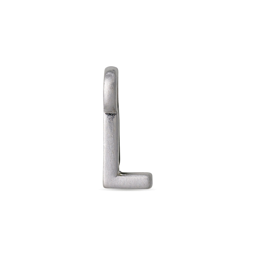 CHARM L pendant, silver-plated, close-up of a sleek metal letter 'L' for personalized jewellery, perfect for wearing alone or layering.
