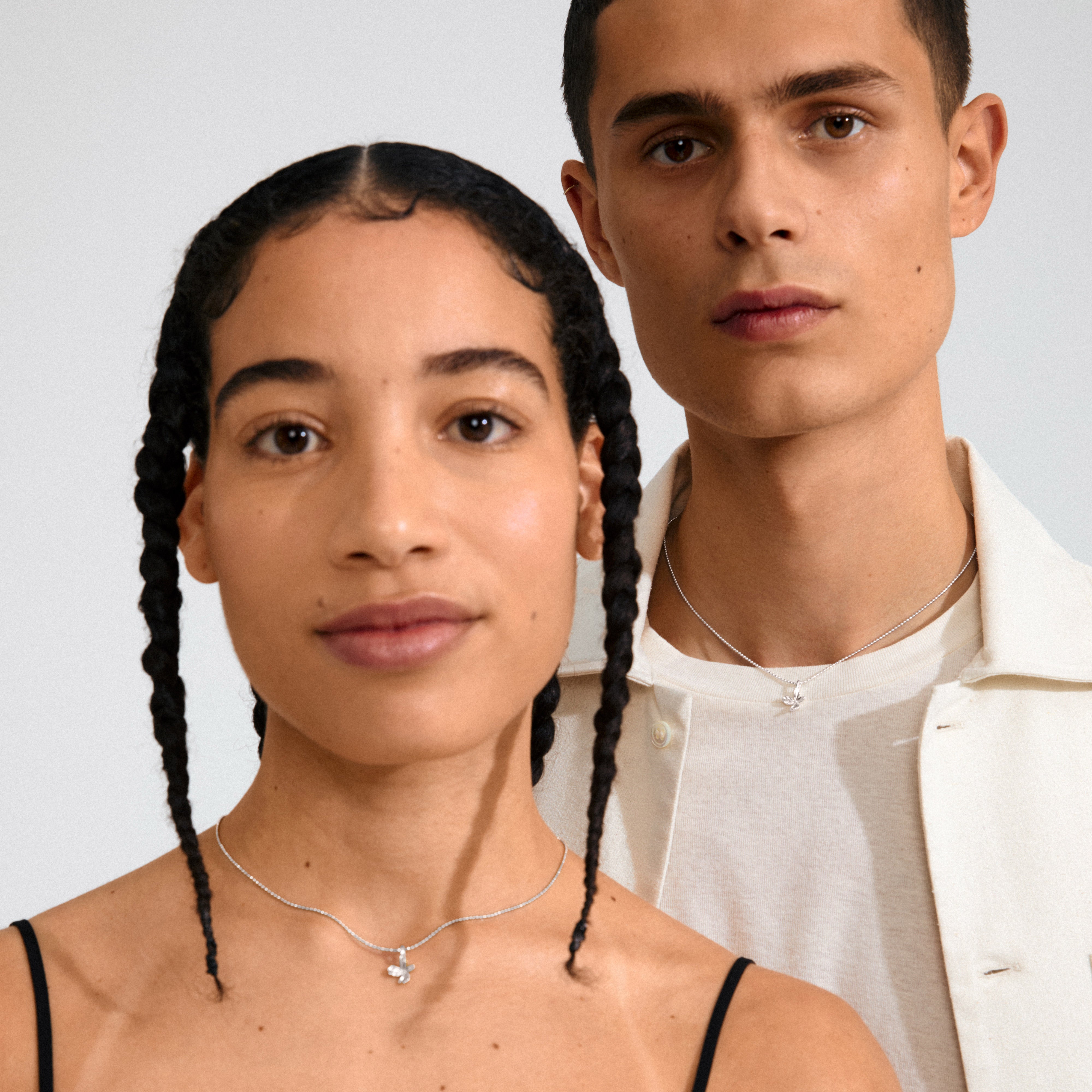 Silver-plated CHARM mini flower pendant adds a touch of nature to jewelry, made from 99% recycled materials for an eco-friendly, personalized style.