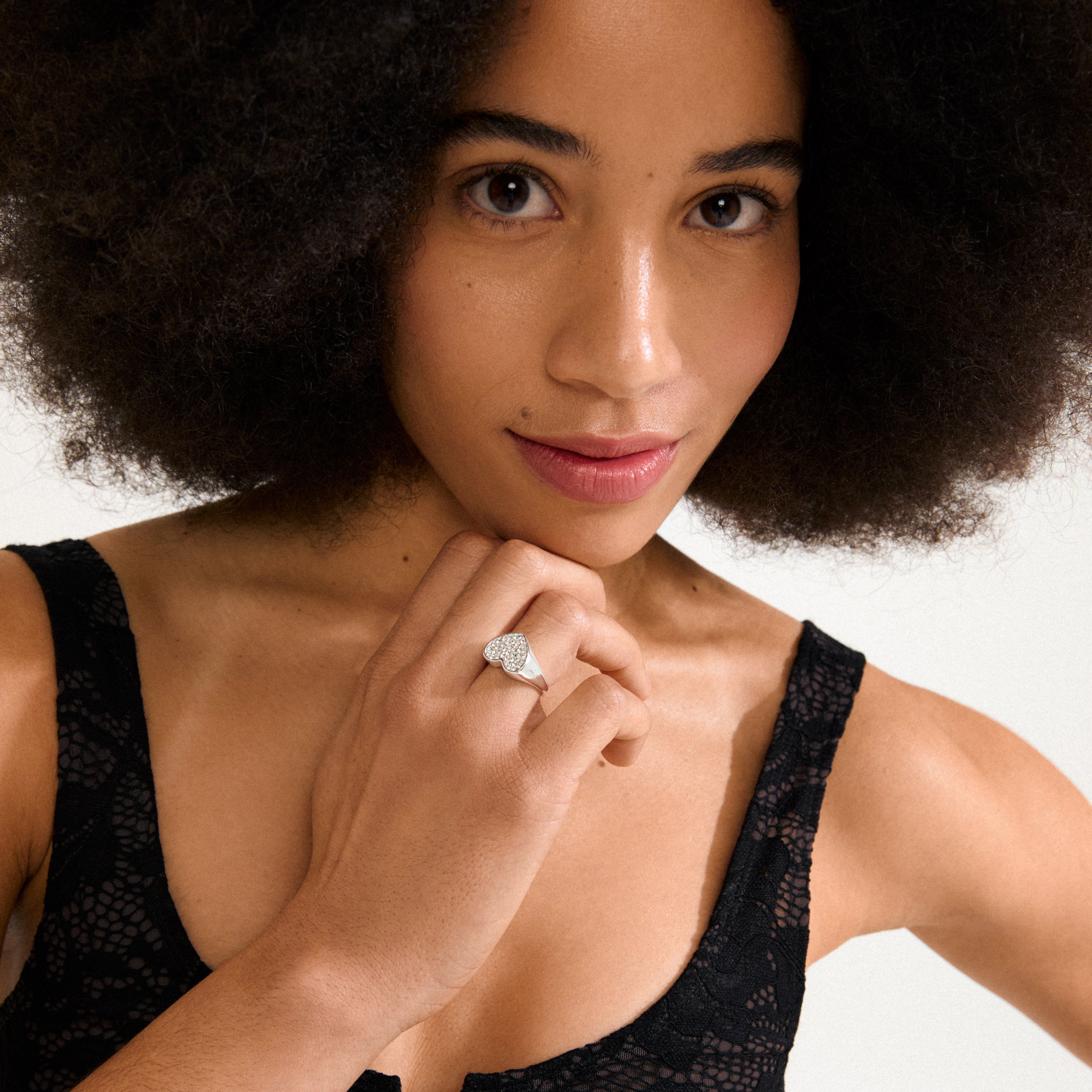 EMMETT ring silver-plated with a heart of sparkling Preciosa crystals, adjustable for a perfect fit, ideal for making a stylish statement.