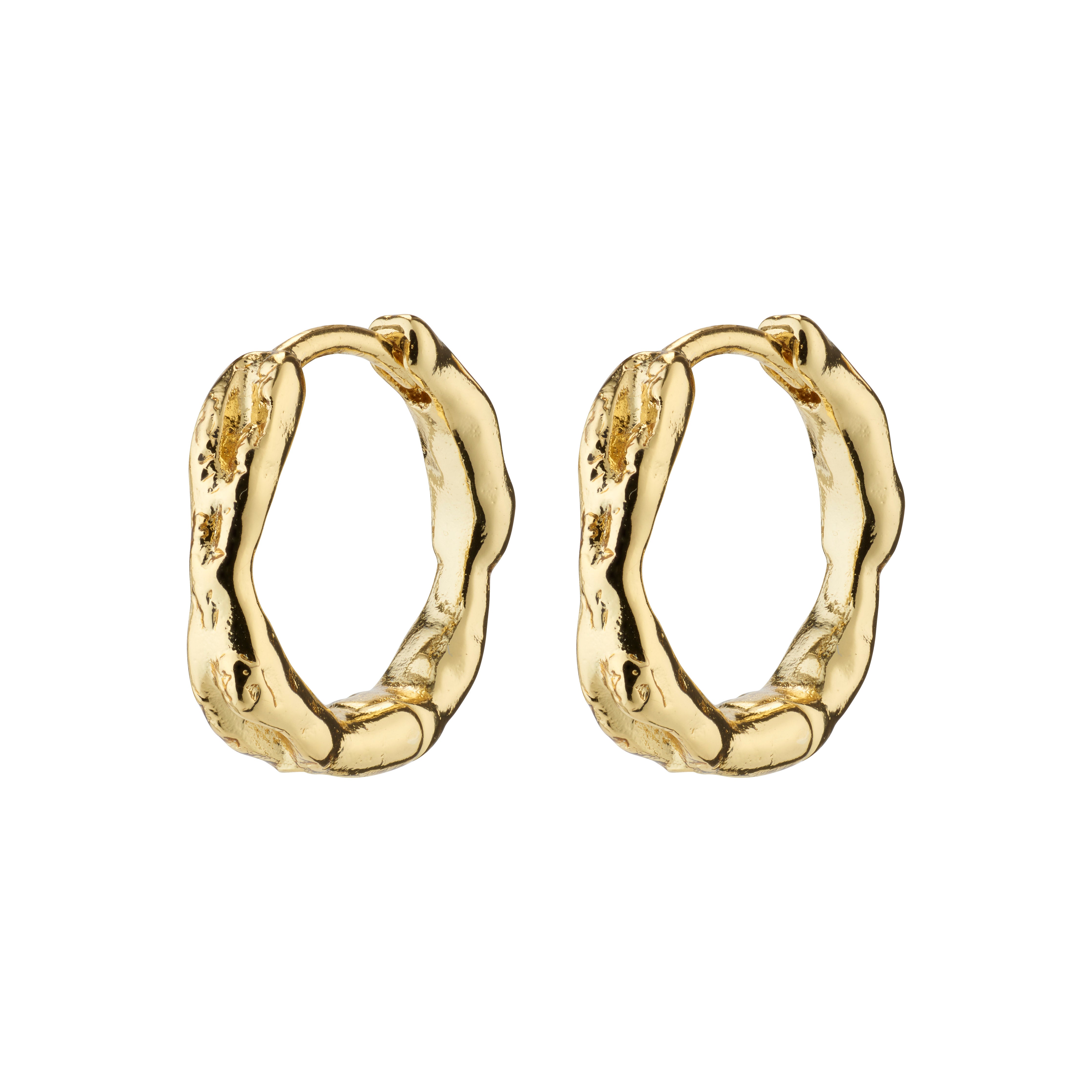 EDDY organic shaped small hoops gold-plated, featuring a handcrafted, wavy design with a click lock, made from 99% recycled material, embodying Scandinavian style.