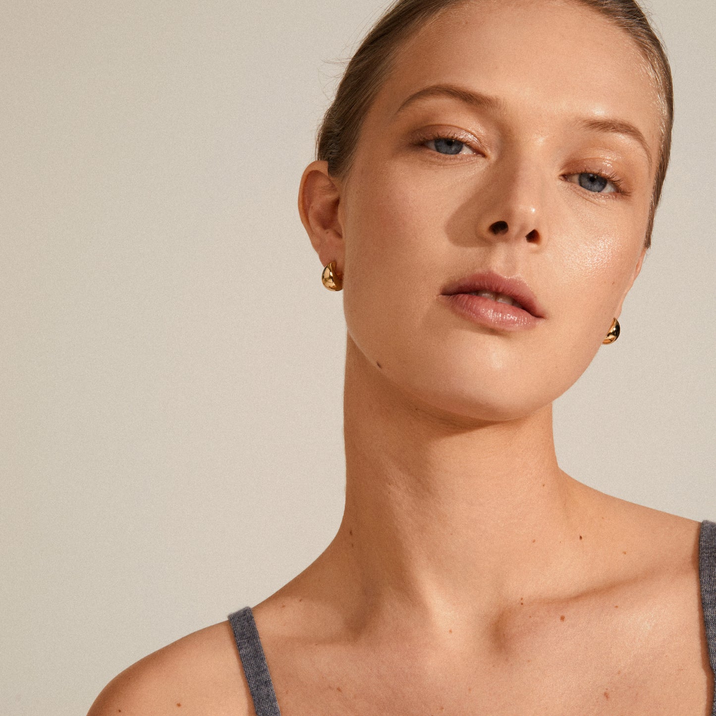 ALEXANE återvunna chunky minihoops guldpläterade