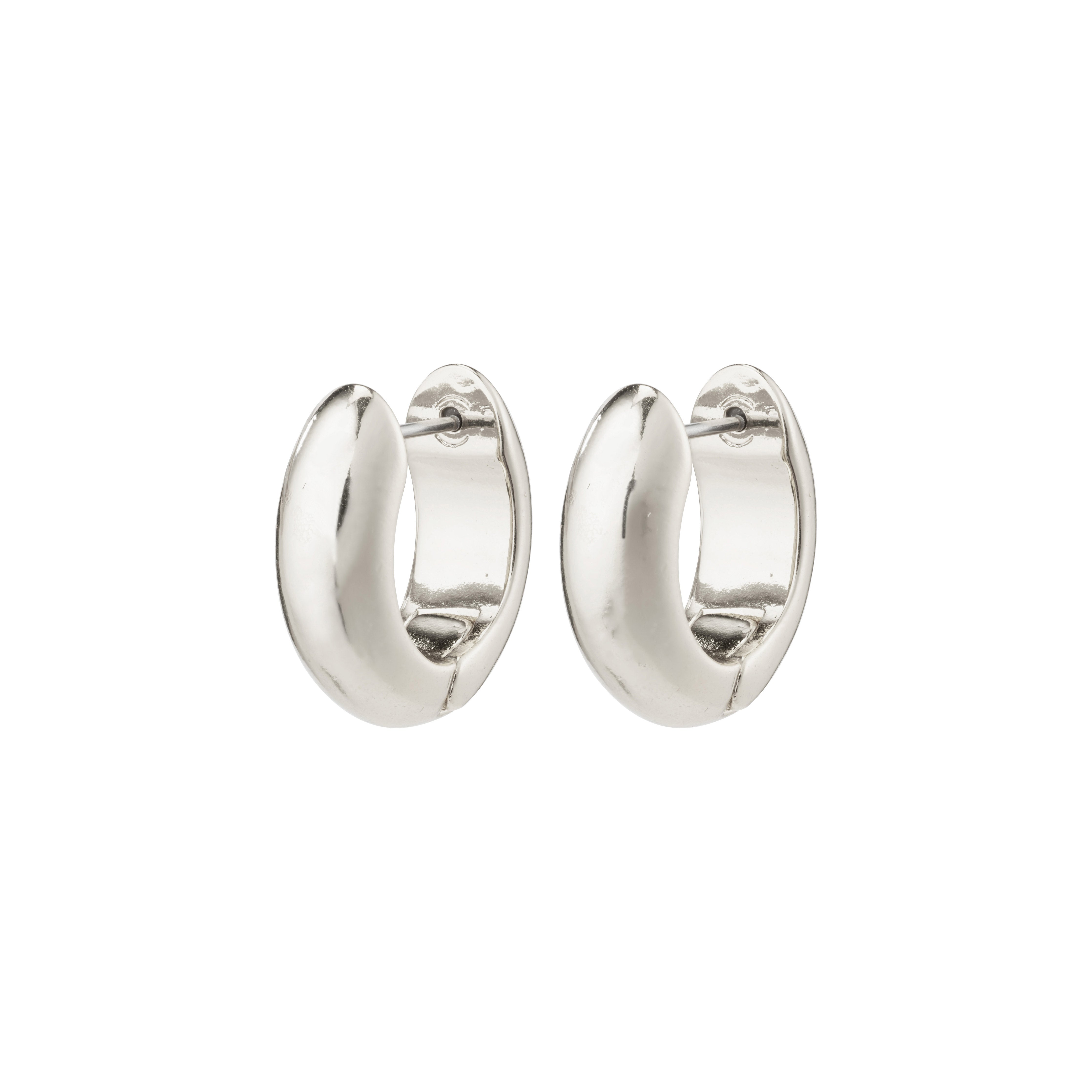 MINE chunky huggie hoops, silver-plated, with a shiny, eye-catching surface and soft, chunky design, ideal for an elegant yet casual style.