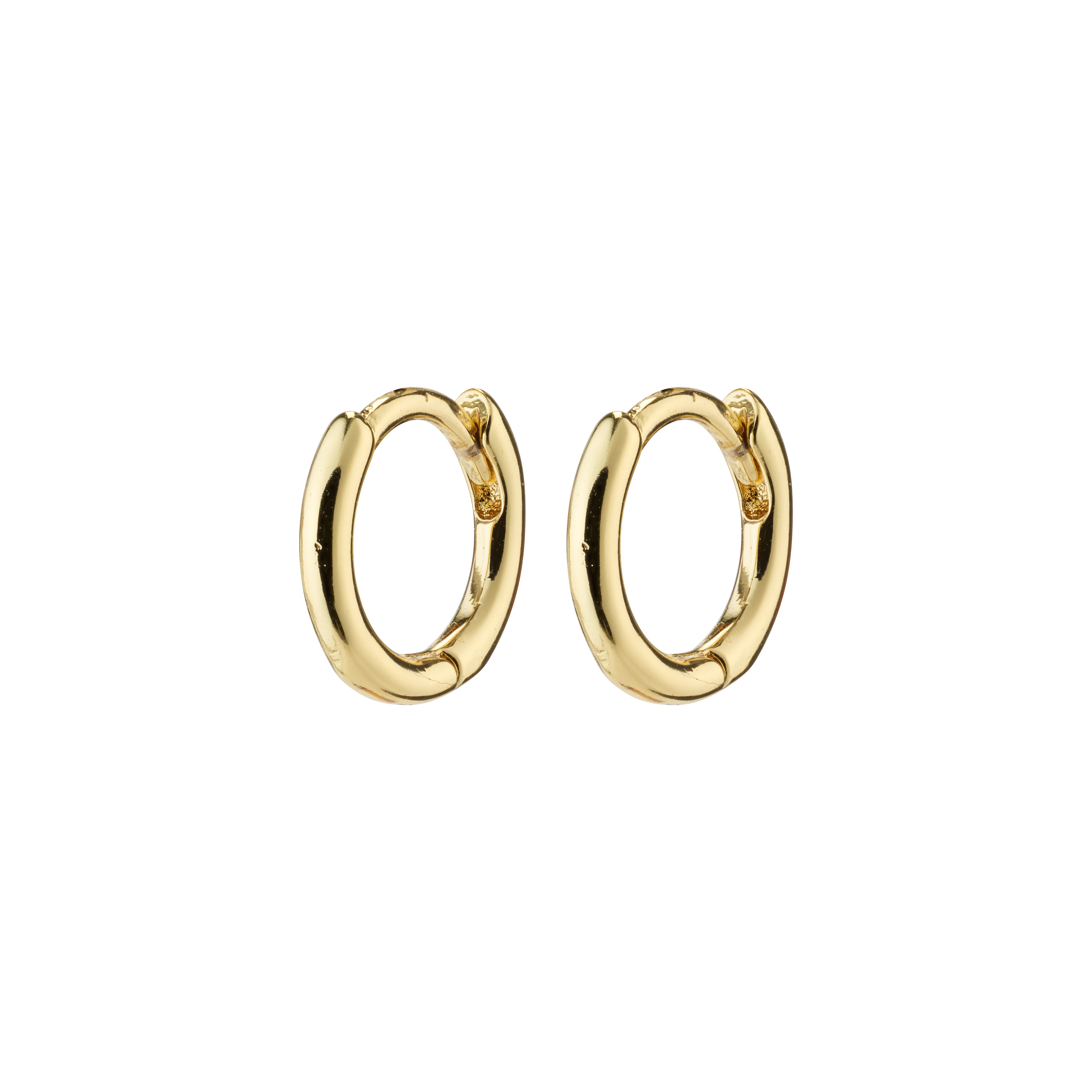 EANNA huggie hoops, gold-plated, featuring a simple, chunky design with an easy click lock, perfect for everyday wear. Made from 99% recycled material.