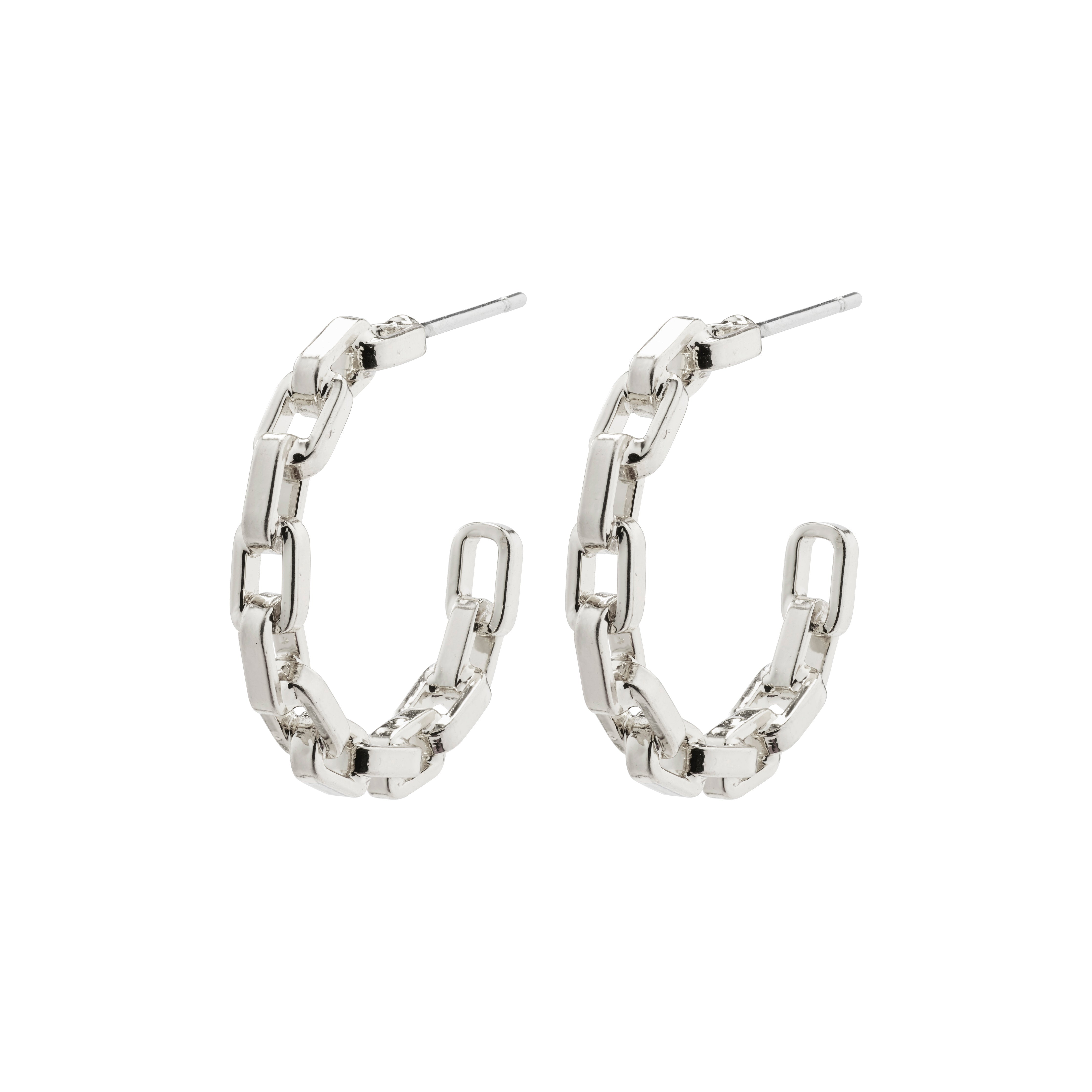 EIRA cable chain hoop earrings, silver-plated, showcasing minimalist rectangular links for an urban, elegant style. Ideal for enhancing everyday outfits with a trendy touch.