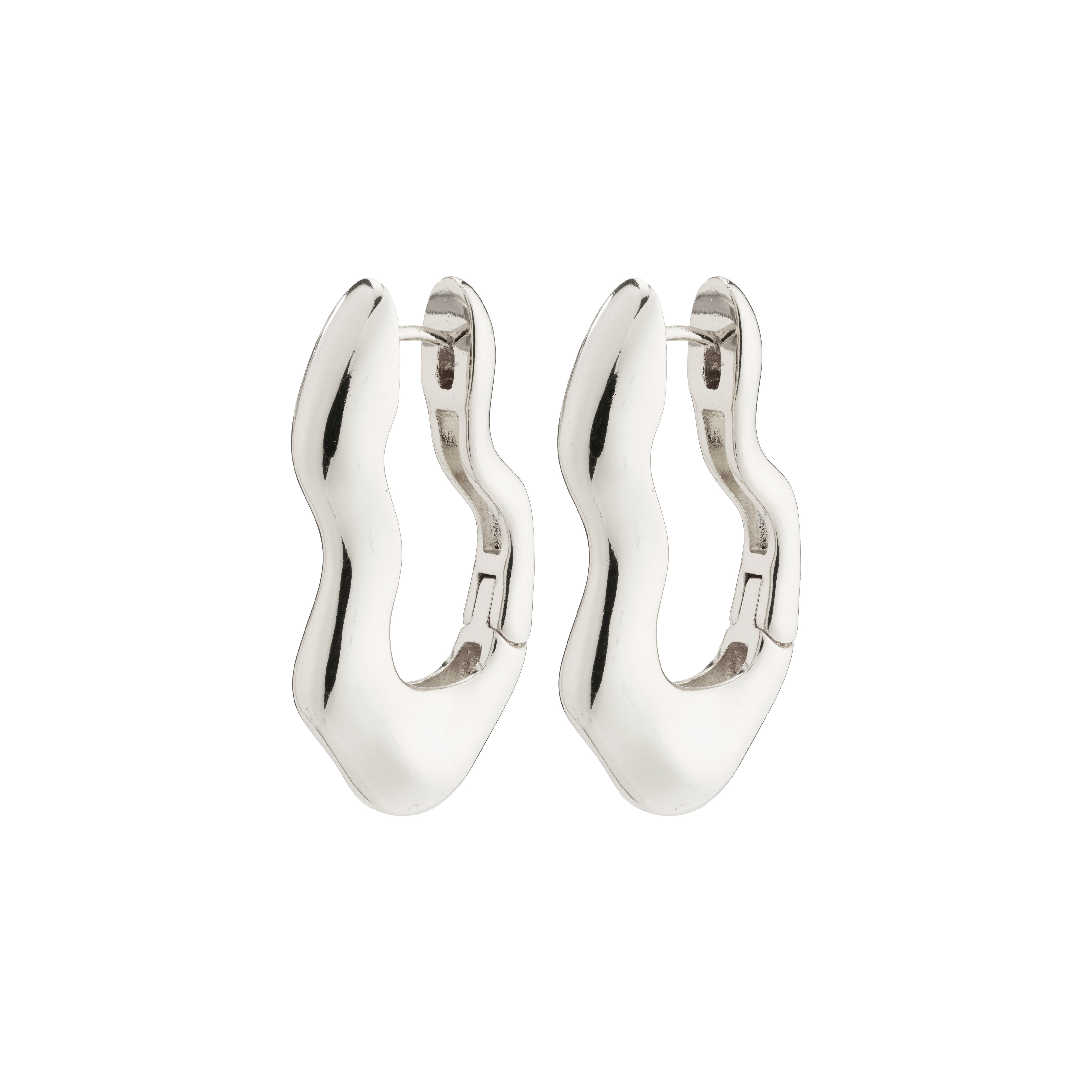 LOULIA wavy earrings silver-plated, featuring an organic, wavy design and click clasp, crafted from 99% recycled material by Pilgrim.