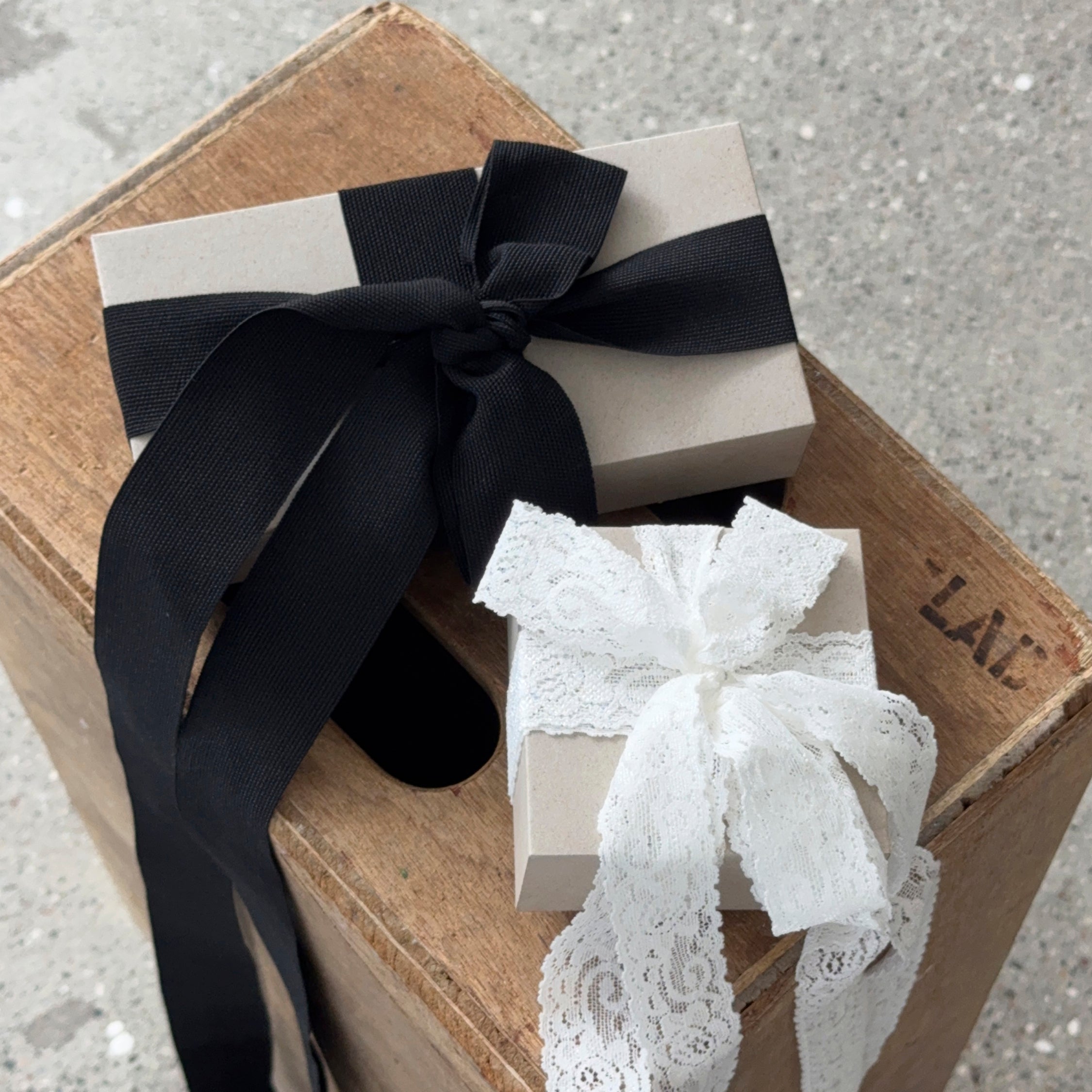 GIFT GUIDE