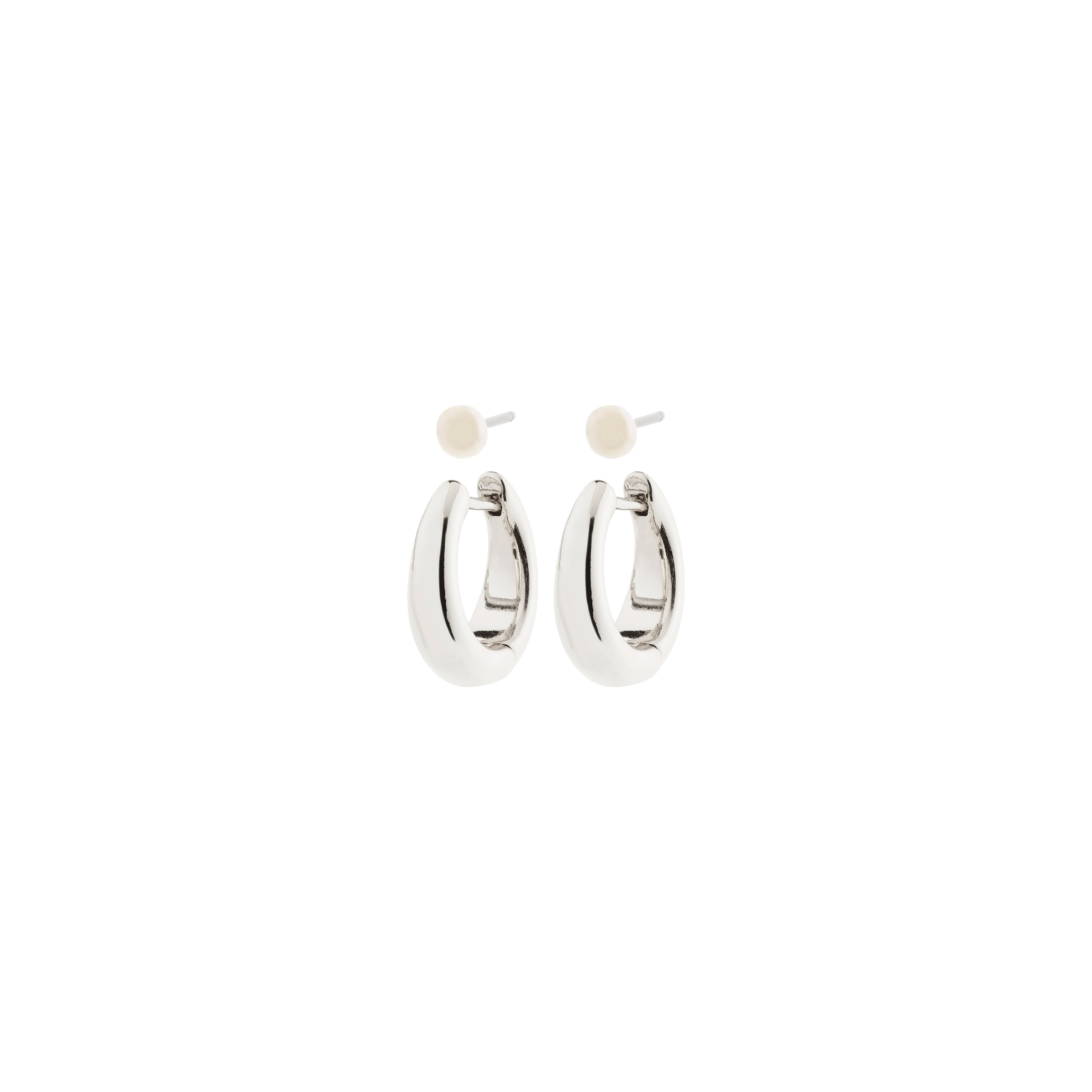 STARLIGHT earrings 2-in-1 set: Silver-plated chunky huggie hoops paired with classic freshwater pearl studs, offering versatile, stylish options for any casual ensemble.