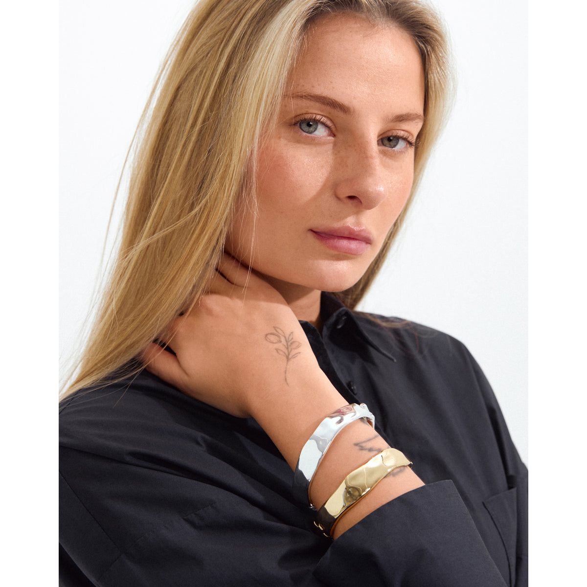NOW bangle gullbelagt