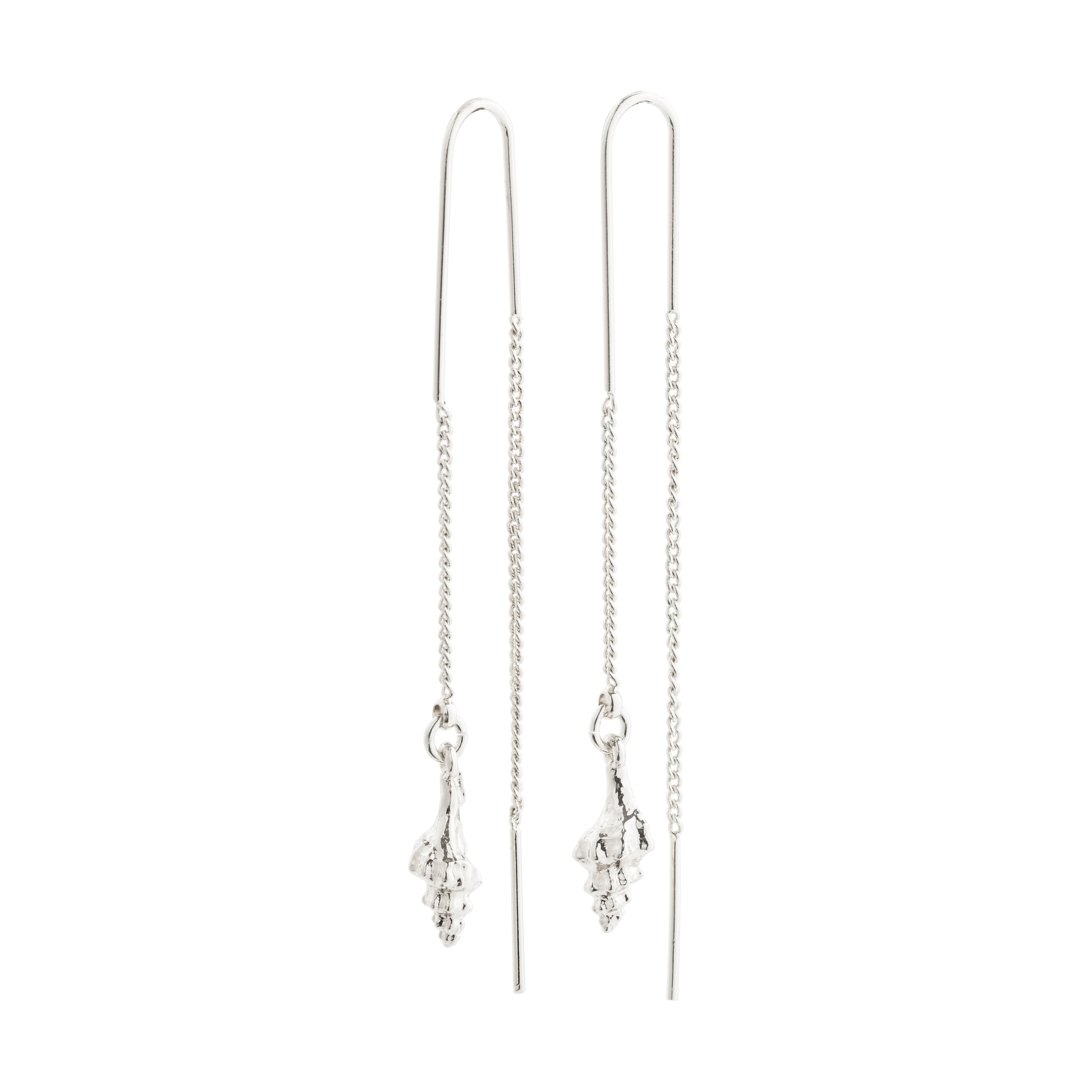 Silver-plated SEA chain earrings with delicate conch-shell charms, perfect for a summer look. Part of Pilgrim's sustainable Shapes Of Life collection.