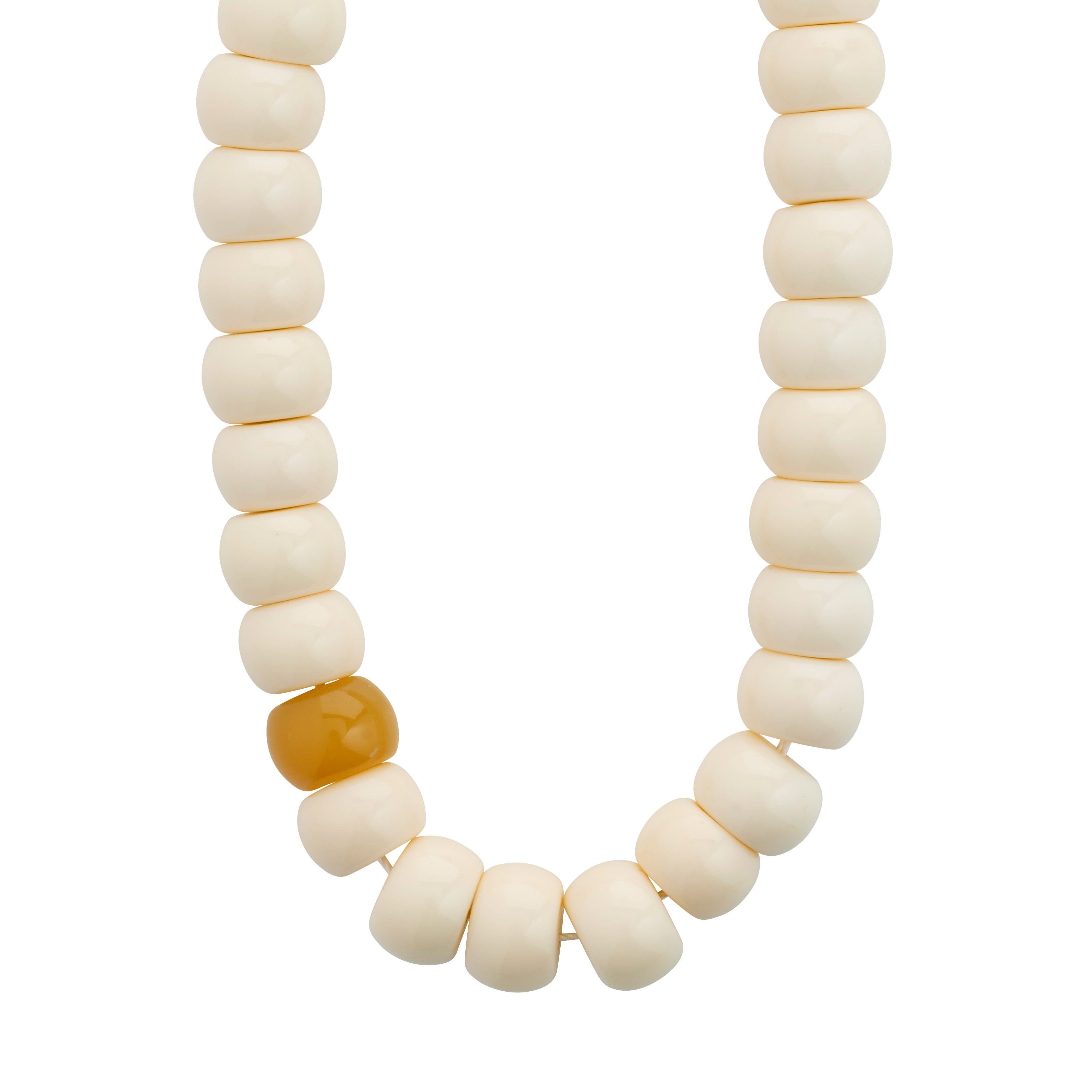 ECLIPSE necklace white/silver-plated: Close-up of chunky ivory acrylic beads, showcasing a versatile design with a silver-plated extension chain, embodying Pilgrim's Scandinavian style.