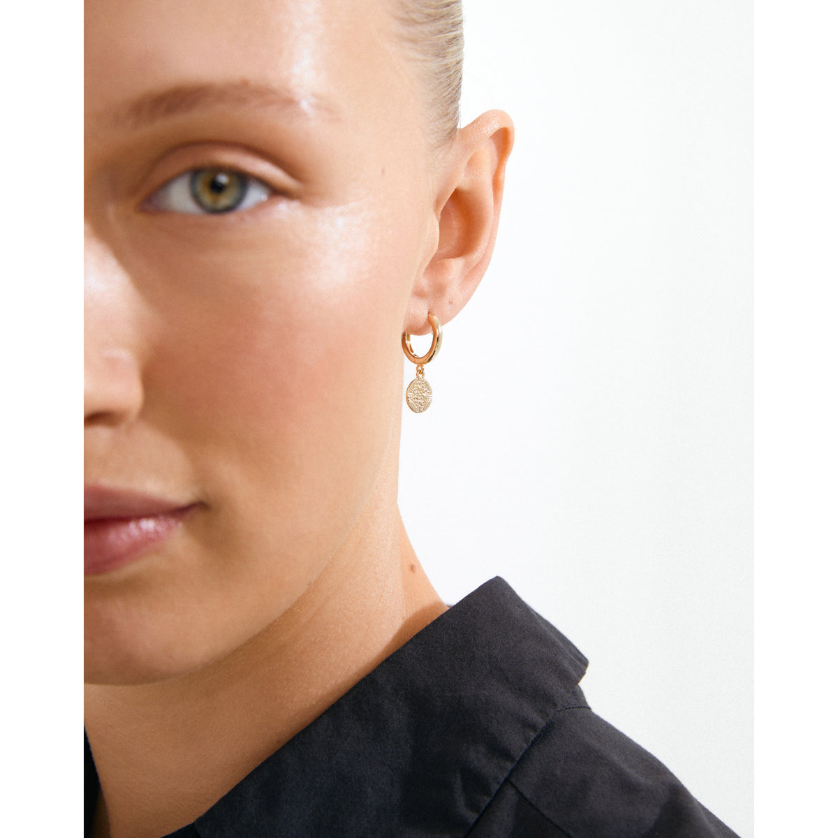 NOMAD coin huggie hoop earrings gold-plated