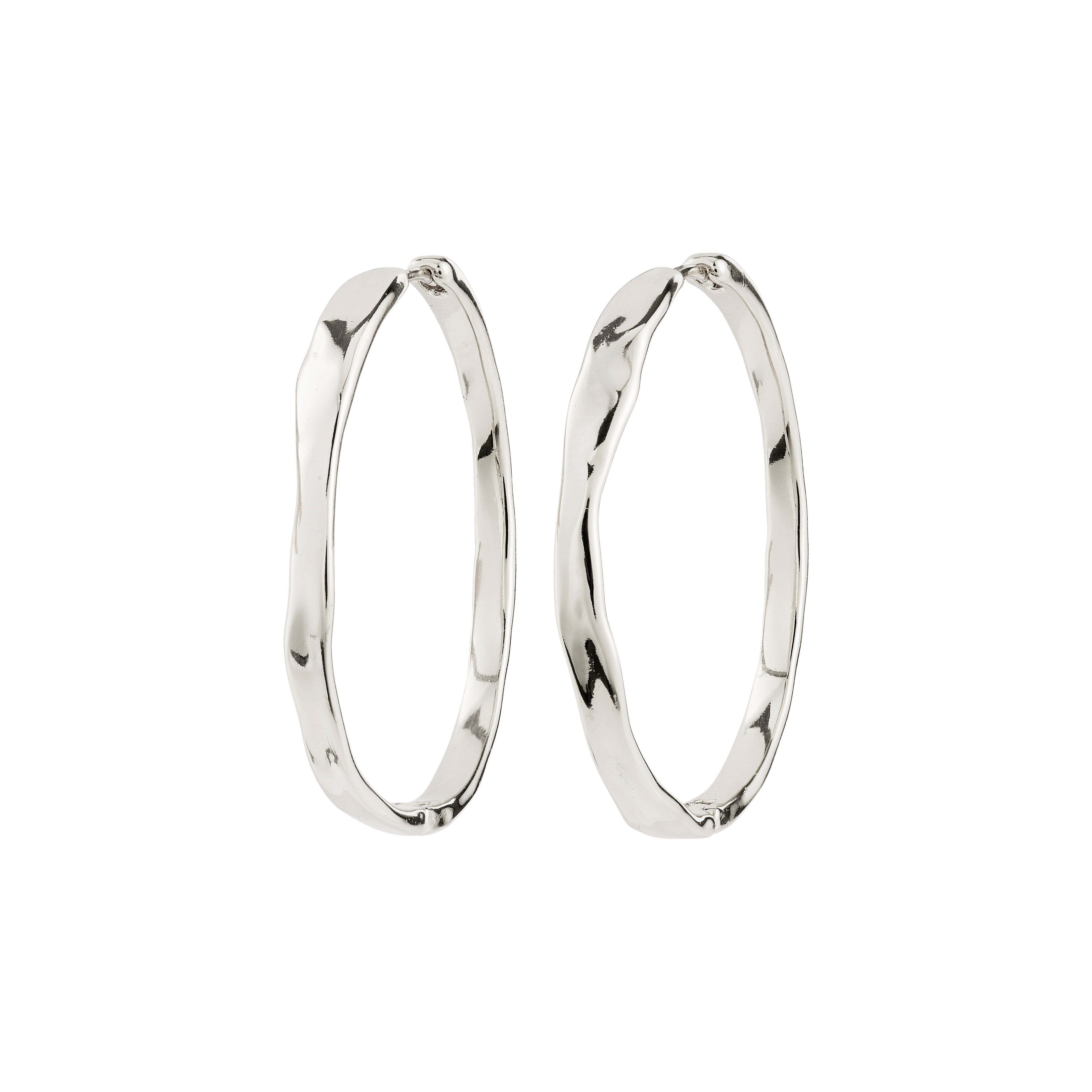 Silver-plated EMBER hoop earrings featuring an elongated, wavy design for a chic, organic look. Perfect for day-to-night versatility and effortless style.