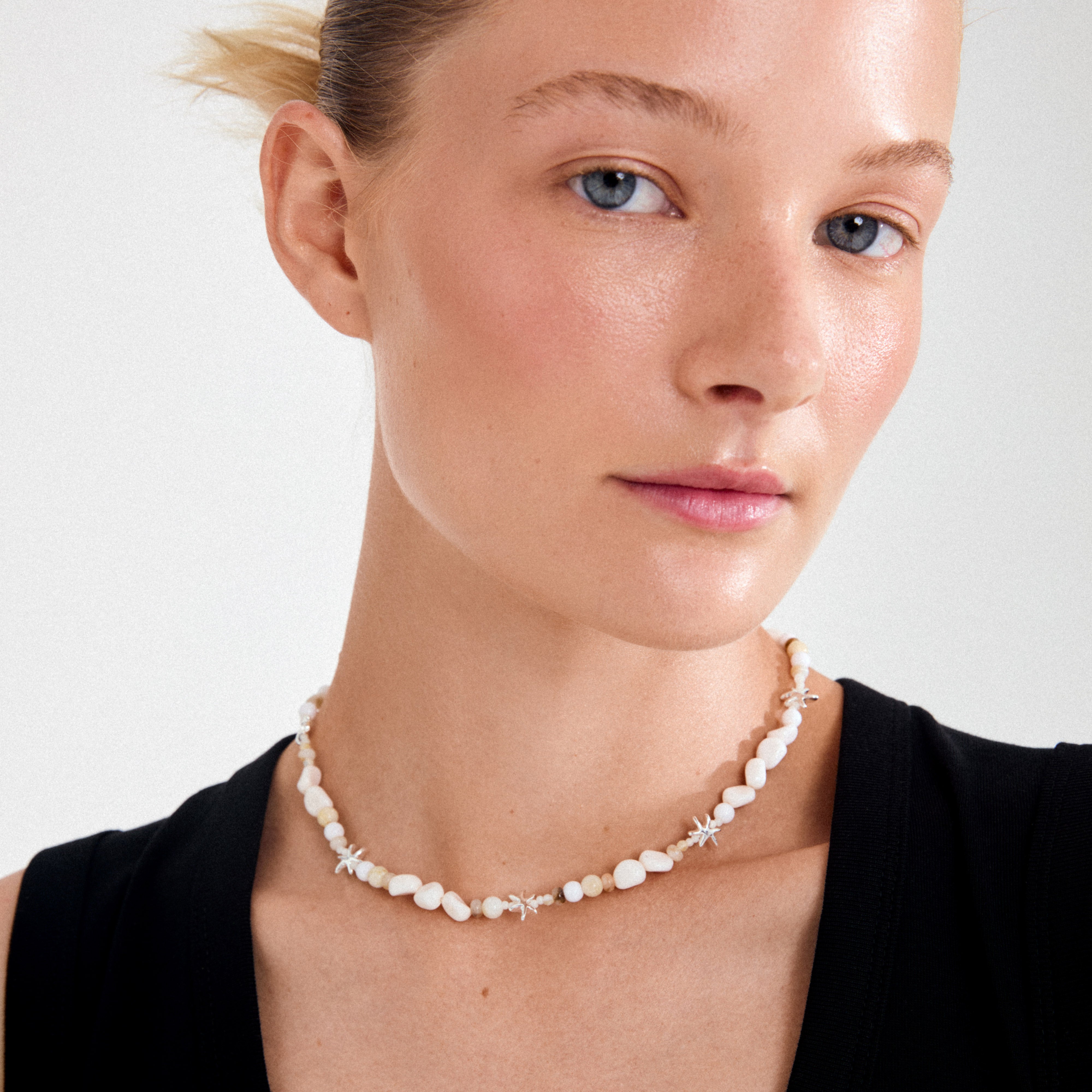 PRISM halskjede hvit/gullbelagt