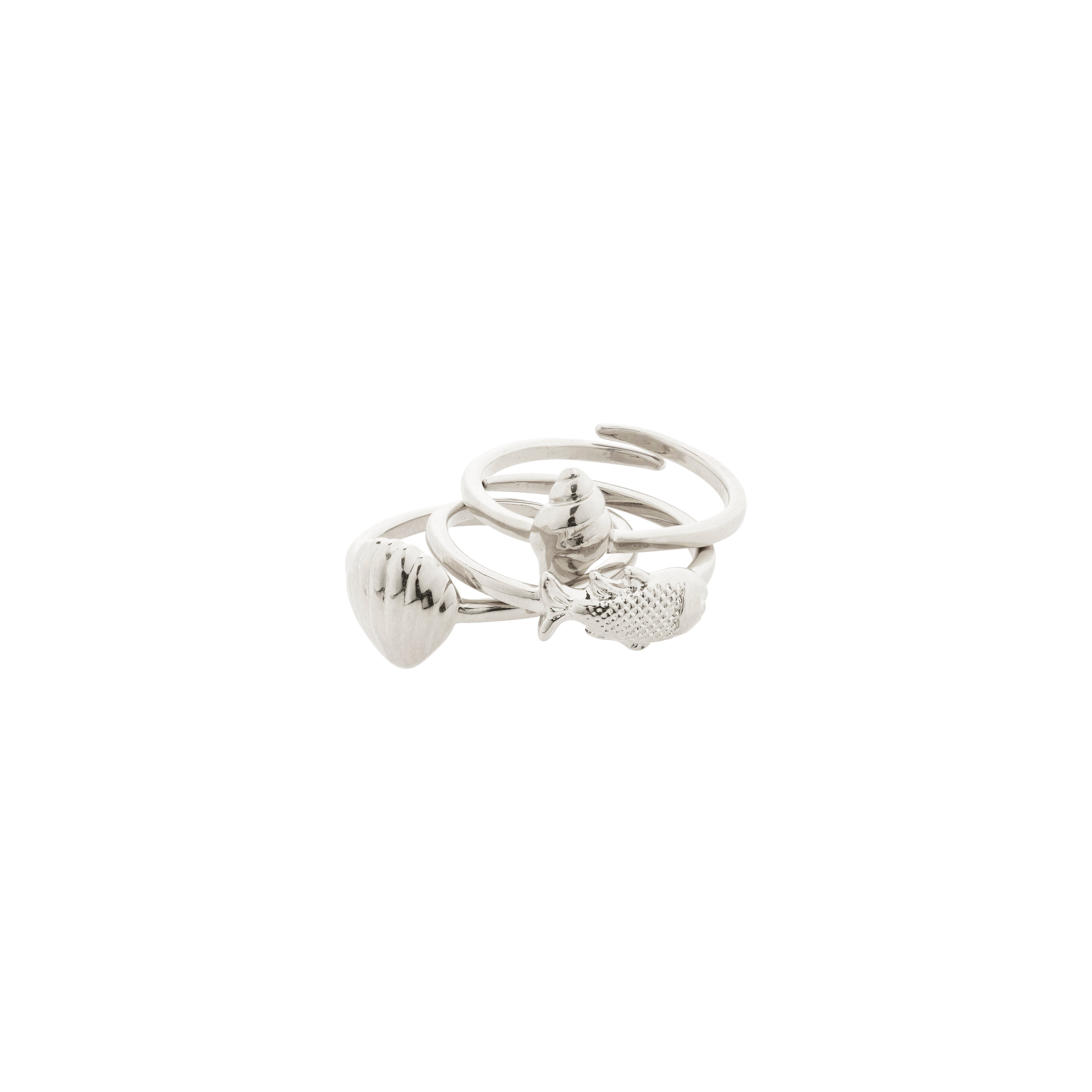 BREEZE rings 3-in-1 set silver-plated, featuring stacked seashell, conch, and fish charms, embodying beachy elegance and sustainability from Pilgrim.