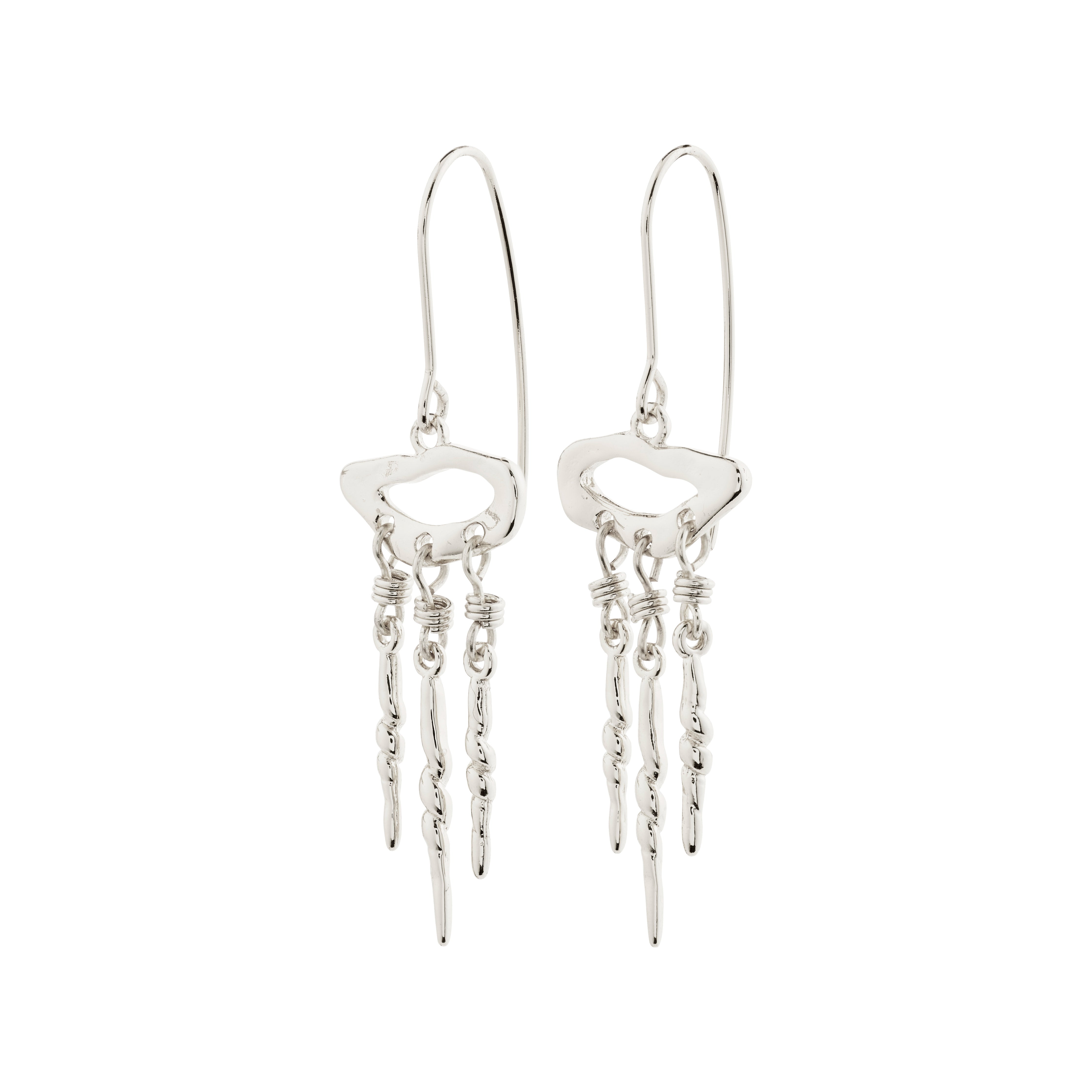 BREEZE earrings silver-plated, inspired by dream catchers, showcase lively movement and shine, perfect for adding summery charm to casual outfits.