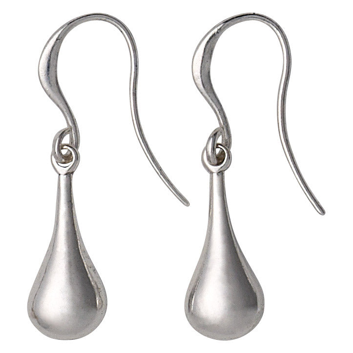 NATALIE earrings silver-plated, featuring classic drop-shaped pendants, each measuring 1.8 cm. Elegant silver-plated design ideal for trendsetters seeking timeless Scandinavian style.