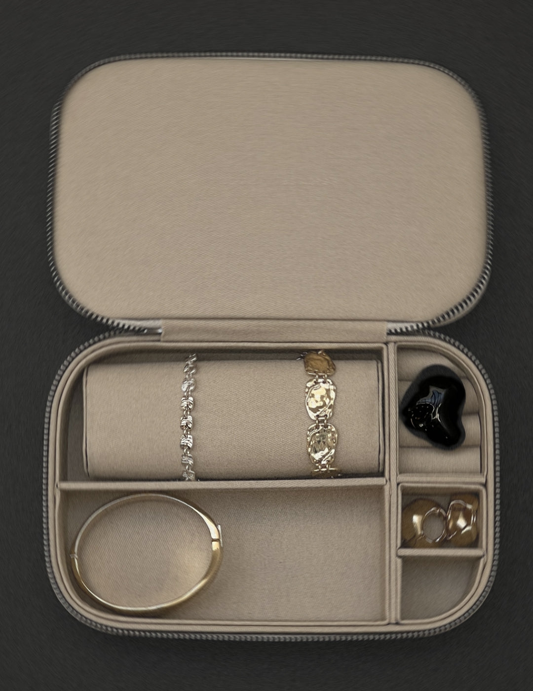 25 4 Black Sale News03 2