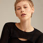 BRIELLE earrings gold-plated; woman wearing minimalist chain earrings with transverse bar, highlighting a unique, stylish design.