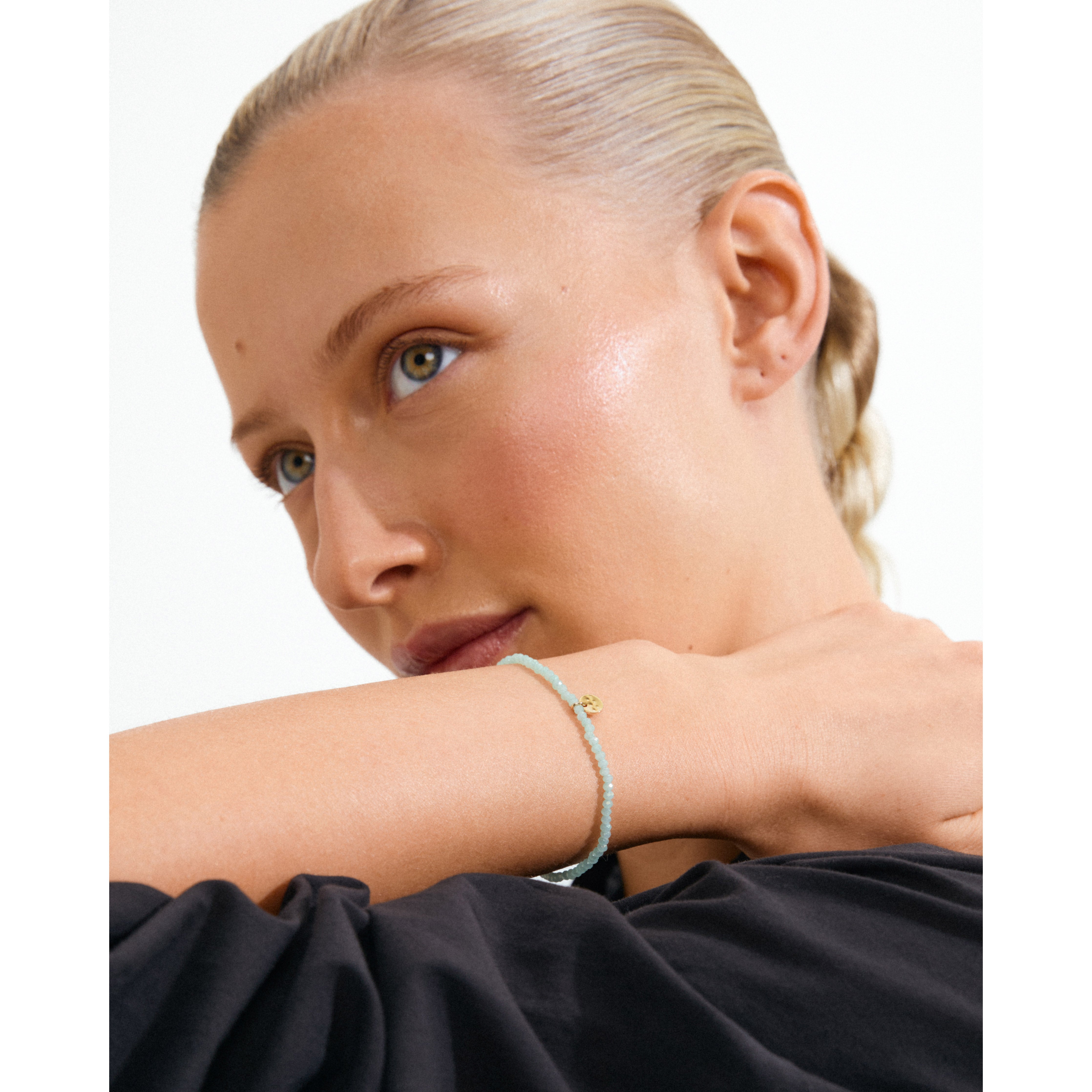 INDIE armband grönt, guldpläterat