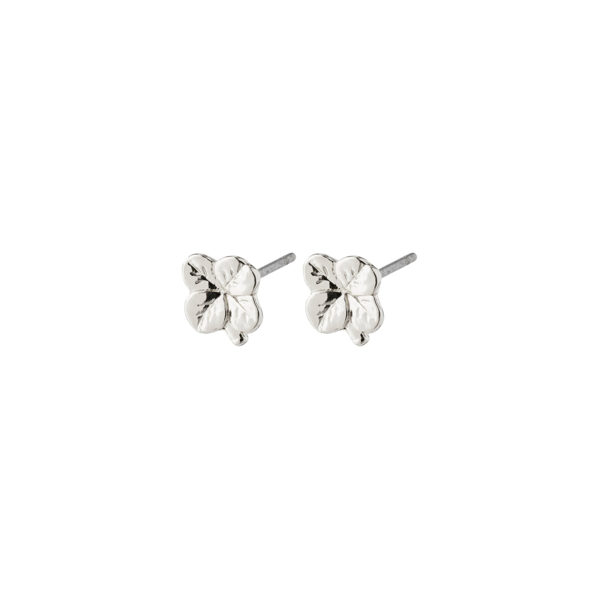 OCTAVIA clover earrings, silver-plated, feature a four-leaf clover design, symbolizing luck. Ideal for everyday wear, crafted from 85% recycled materials.