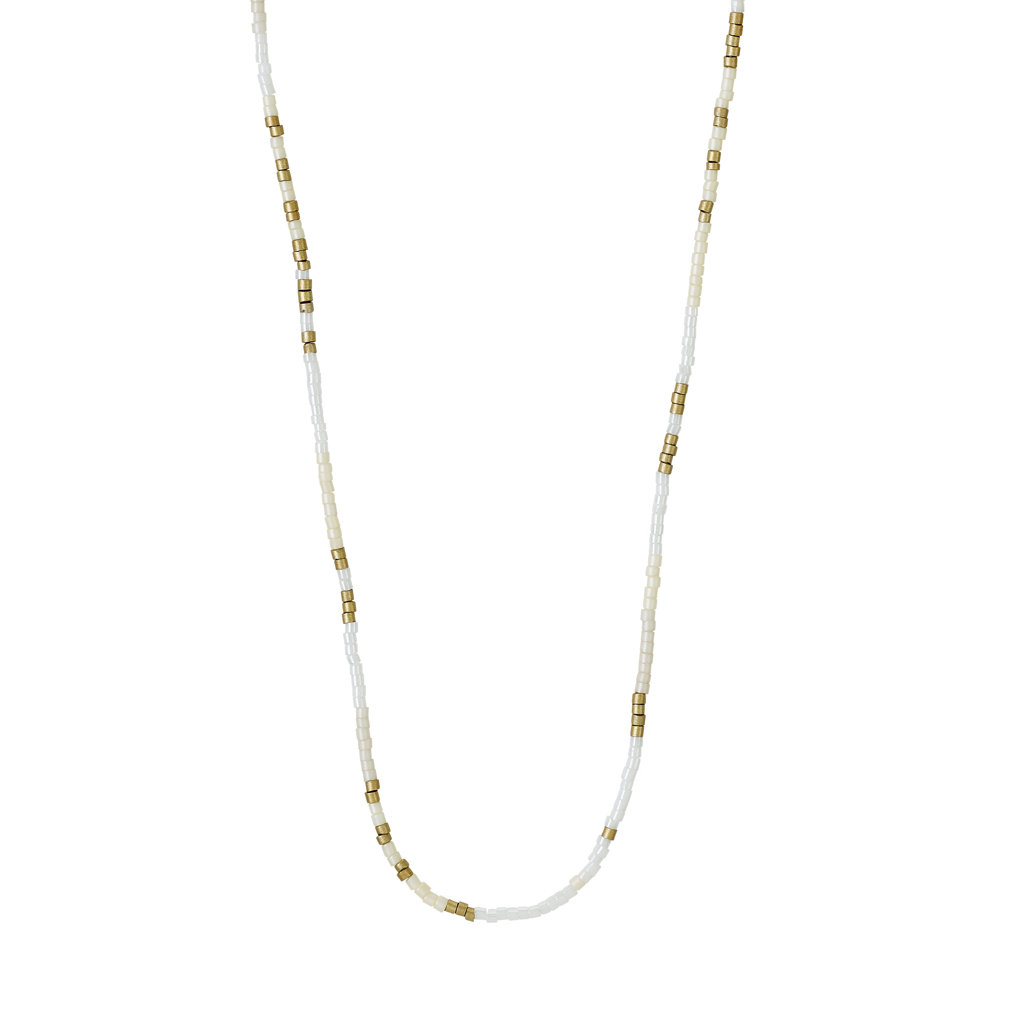 Pilgrim's ALISON necklace features white and gold beads for a boho-inspired, relaxed look, ideal for layering and embracing a laid-back summer vibe.