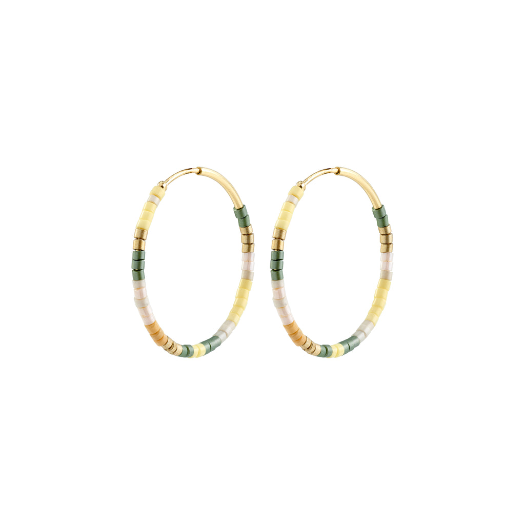 ALISON hoop earrings in brown/gold-plated, adorned with small glass beads, showcasing a bohemian style from Pilgrim's collection. Perfect for adding a natural summer vibe.