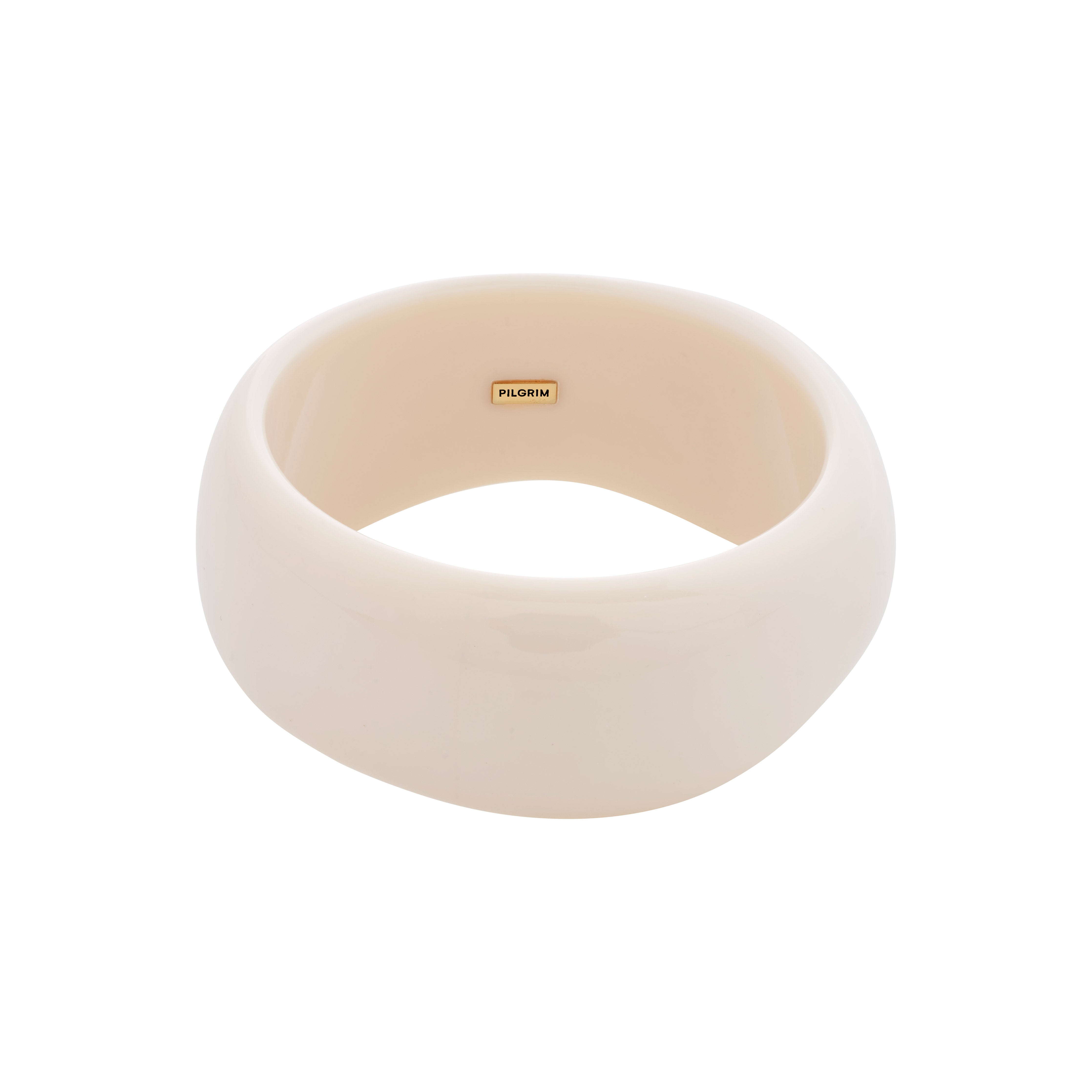 AASE maxi bangle beige, a white bracelet with a gold center, crafted from recycled acrylic, perfect for a chic, minimalist summer style.