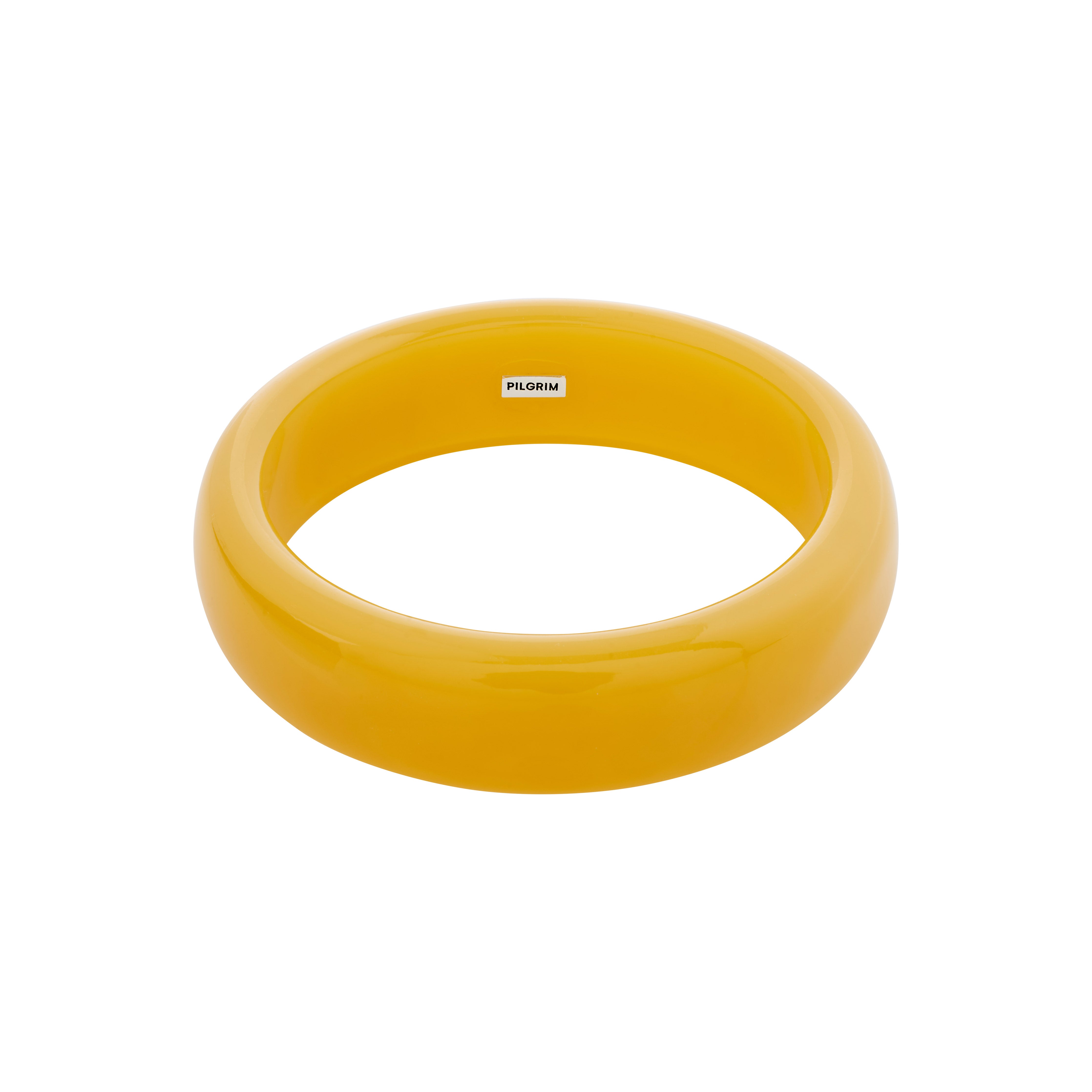 AASE bangle yellow from Pilgrim, a stylish, sunny-toned bracelet perfect for summer, crafted from recycled materials for a chic, minimalist or bold, maximalist look.