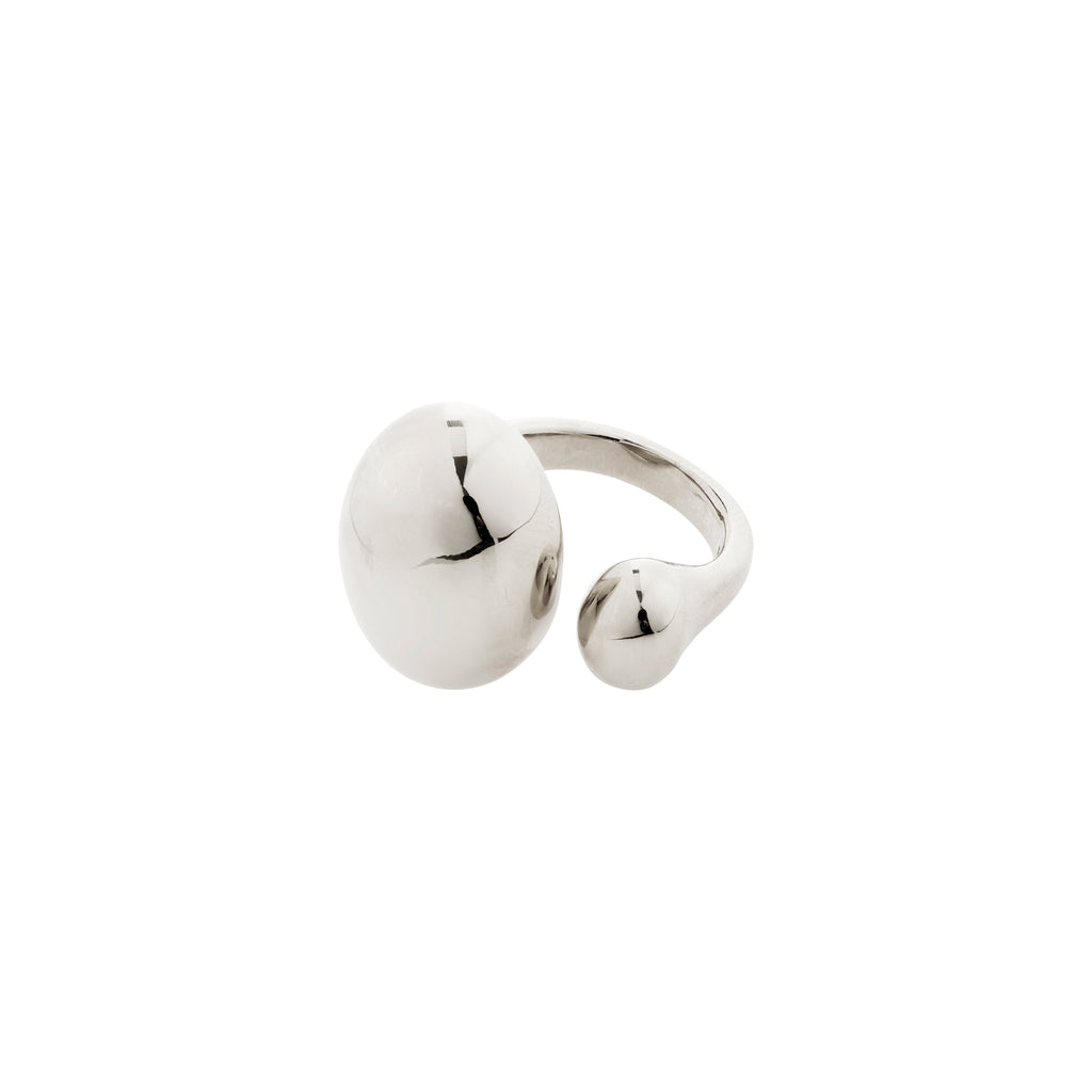 ALVIN ring silver-plated with a sleek curved design and bubble dome shape, reflecting light elegantly; crafted from 99% recycled materials for a sustainable choice.
