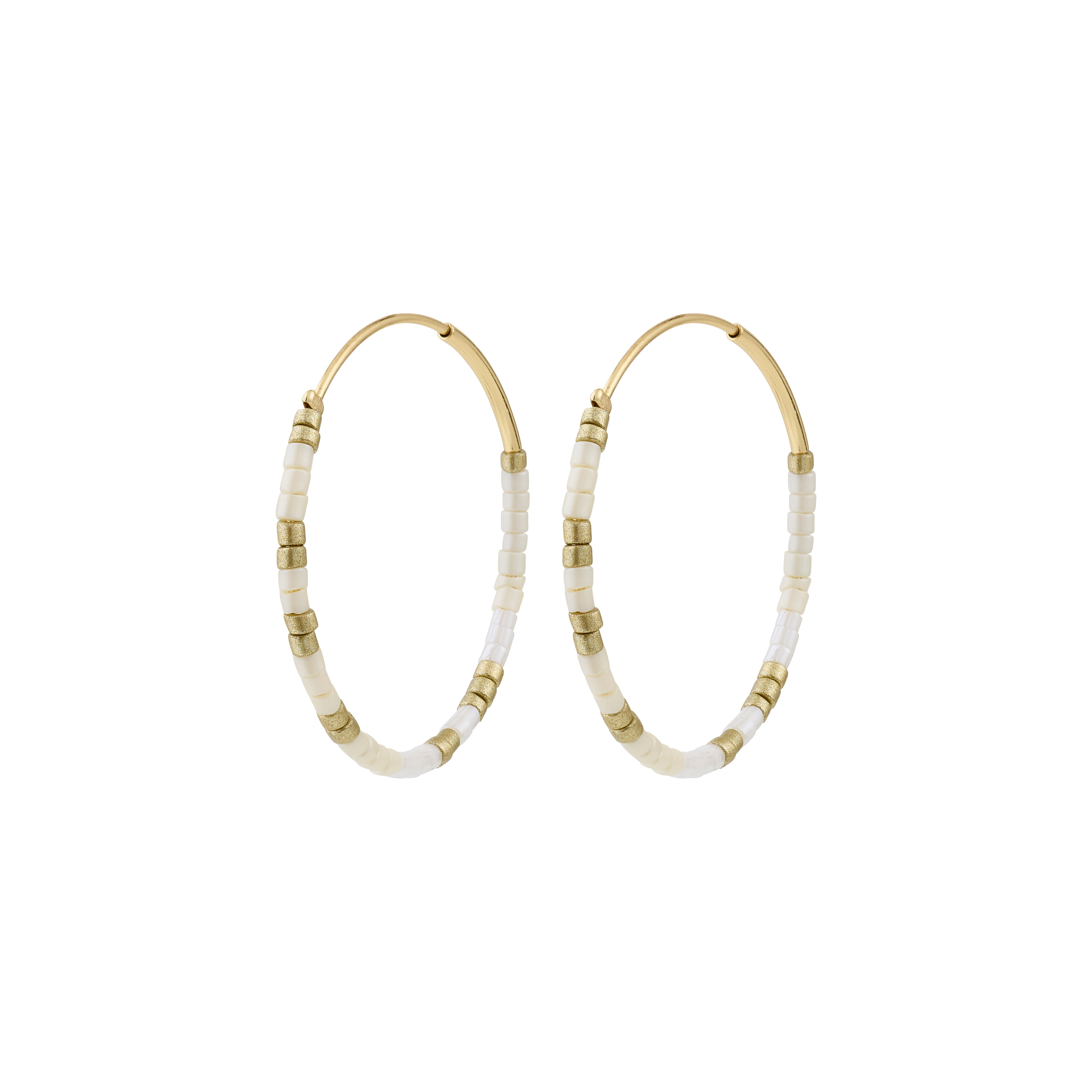 ALISON earrings: Gold-plated hoops with alternating pearly white and textured gold beads, offering a boho-inspired, elegant style from Pilgrim.