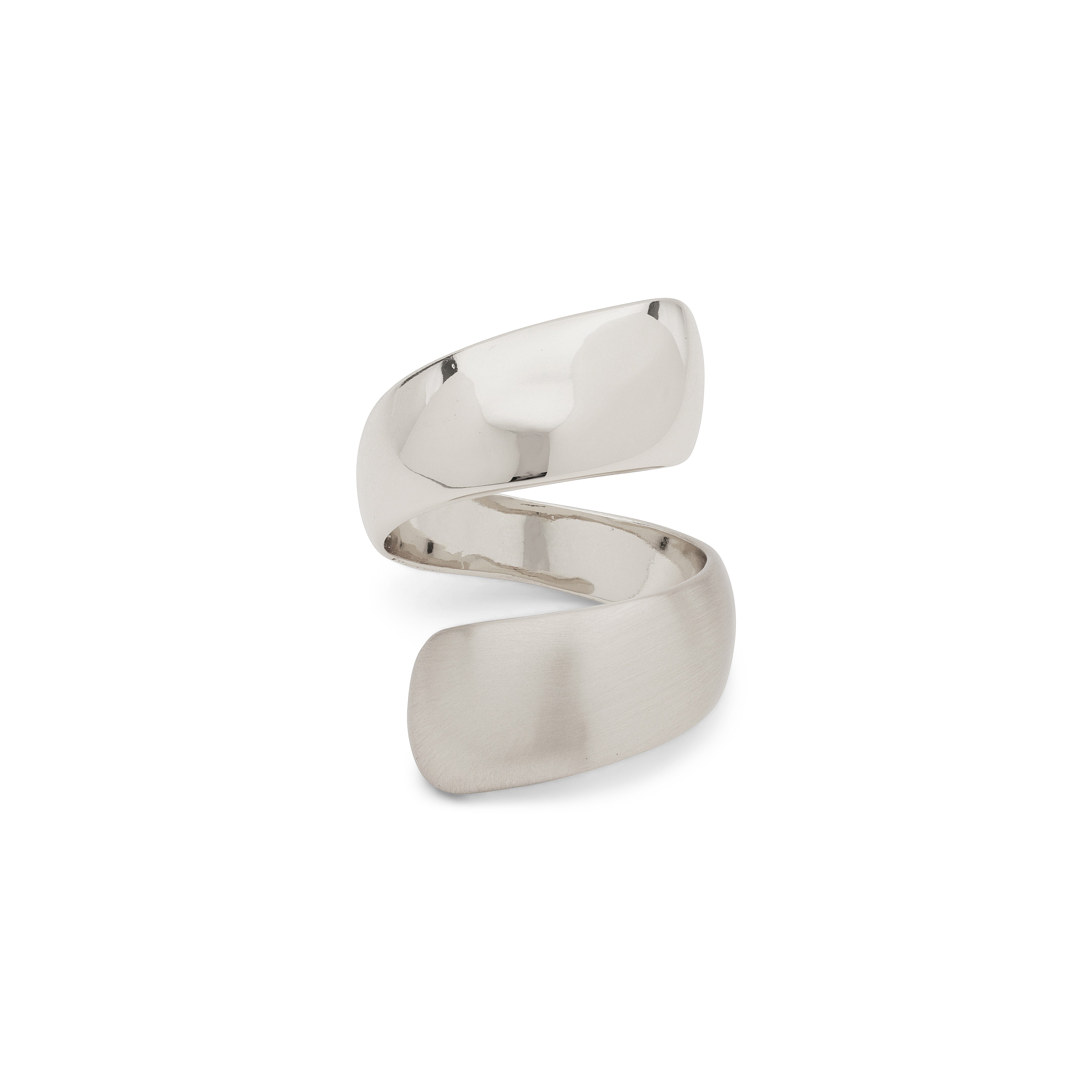 Silver ALMA ring, silver-plated, twines twice around the finger with alternating shiny and matte textures, embodying determination and style.
