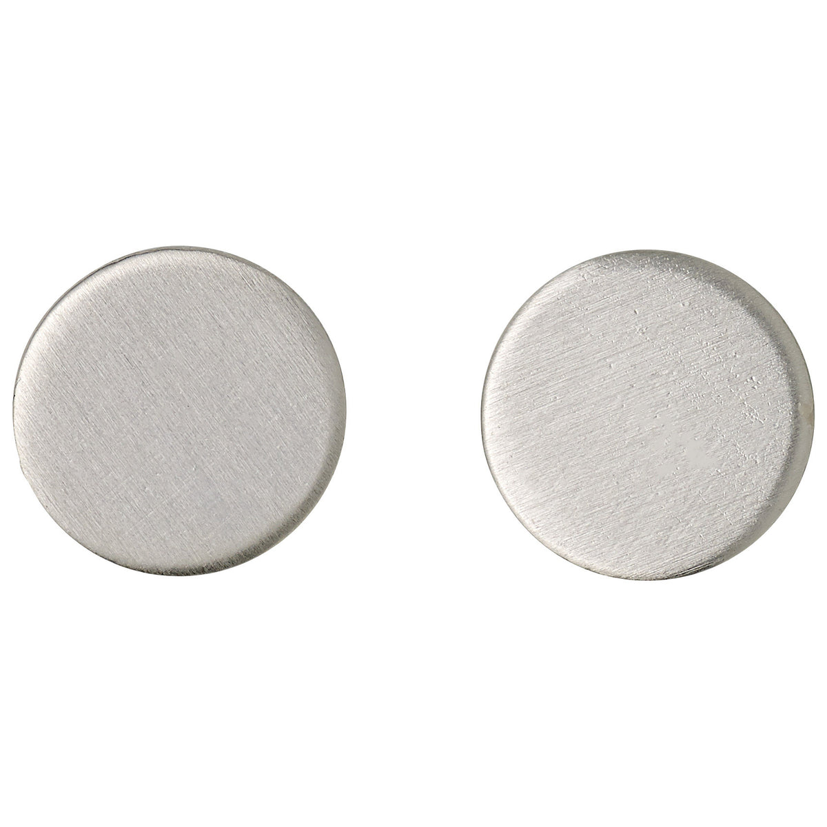 WYNONNA earstuds silver-plated, featuring a matte finish and solid circle design, perfect for standalone wear or creating a mismatched look with other earrings.