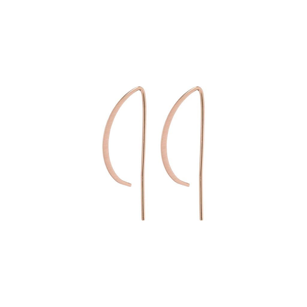 PEONY earrings, rose gold-plated, designed as simple pull-throughs from Pilgrim, showcasing Scandinavian craftsmanship and timeless style.