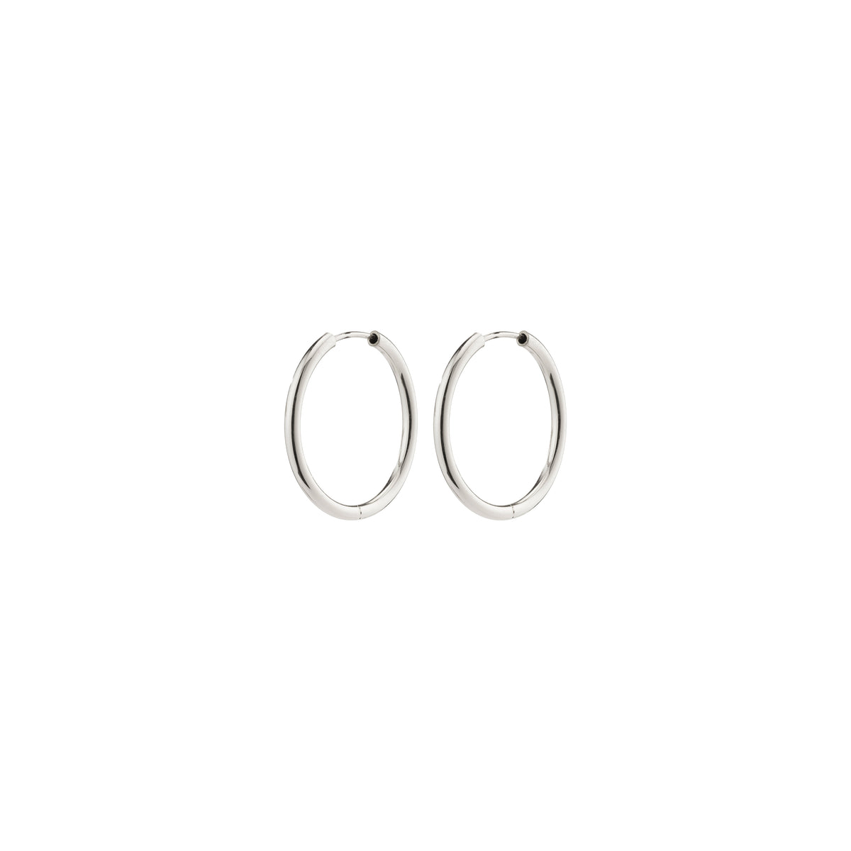 APRIL small hoop earrings, silver-plated, 20 mm diameter, classic and versatile, made from 99% recycled materials, ideal for mixing with other jewellery pieces.