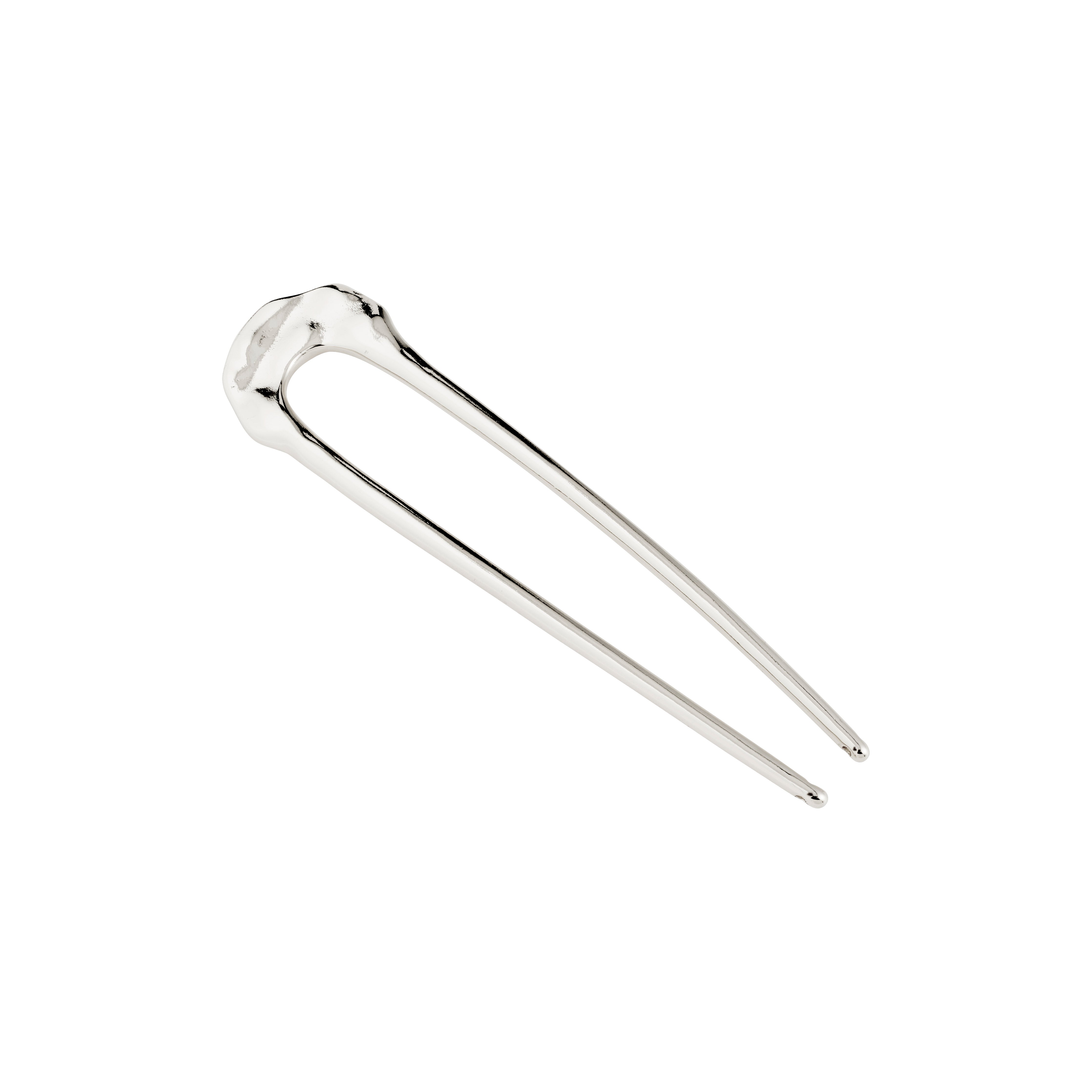 AMARIS hair accessory, silver-plated U-shaped hairpin by Pilgrim, offers a sleek 10 cm design for elegant, effortless updos, crafted from 99% recycled materials.