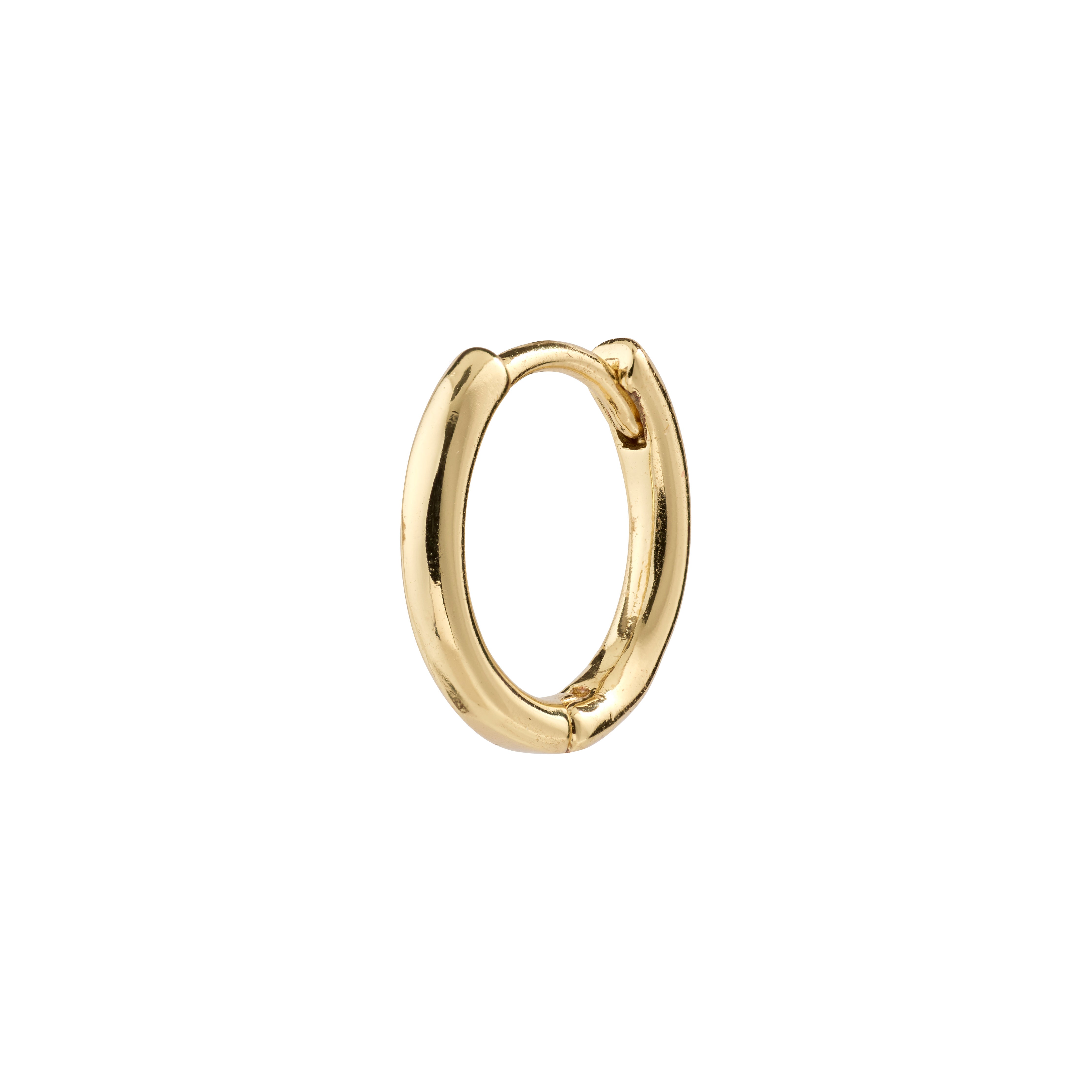 LAVRA single earring gold-plated, a classic hoop with a shiny finish and click clasp. Made from 99% recycled material, perfect for trendy, asymmetrical styling.