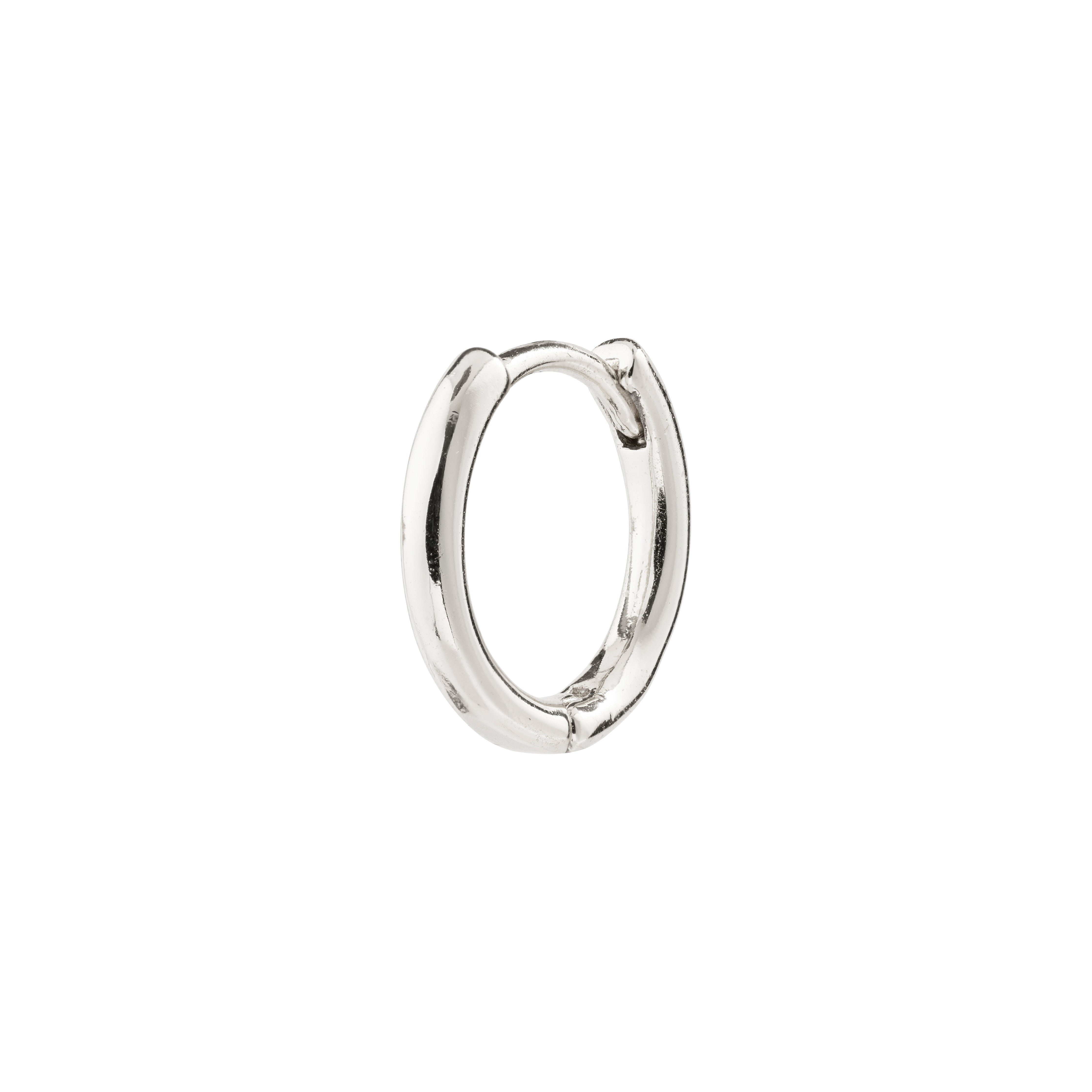 LAVRA single earring, silver-plated, featuring a classic hoop design with shiny finish and click clasp, made from 99% recycled material.