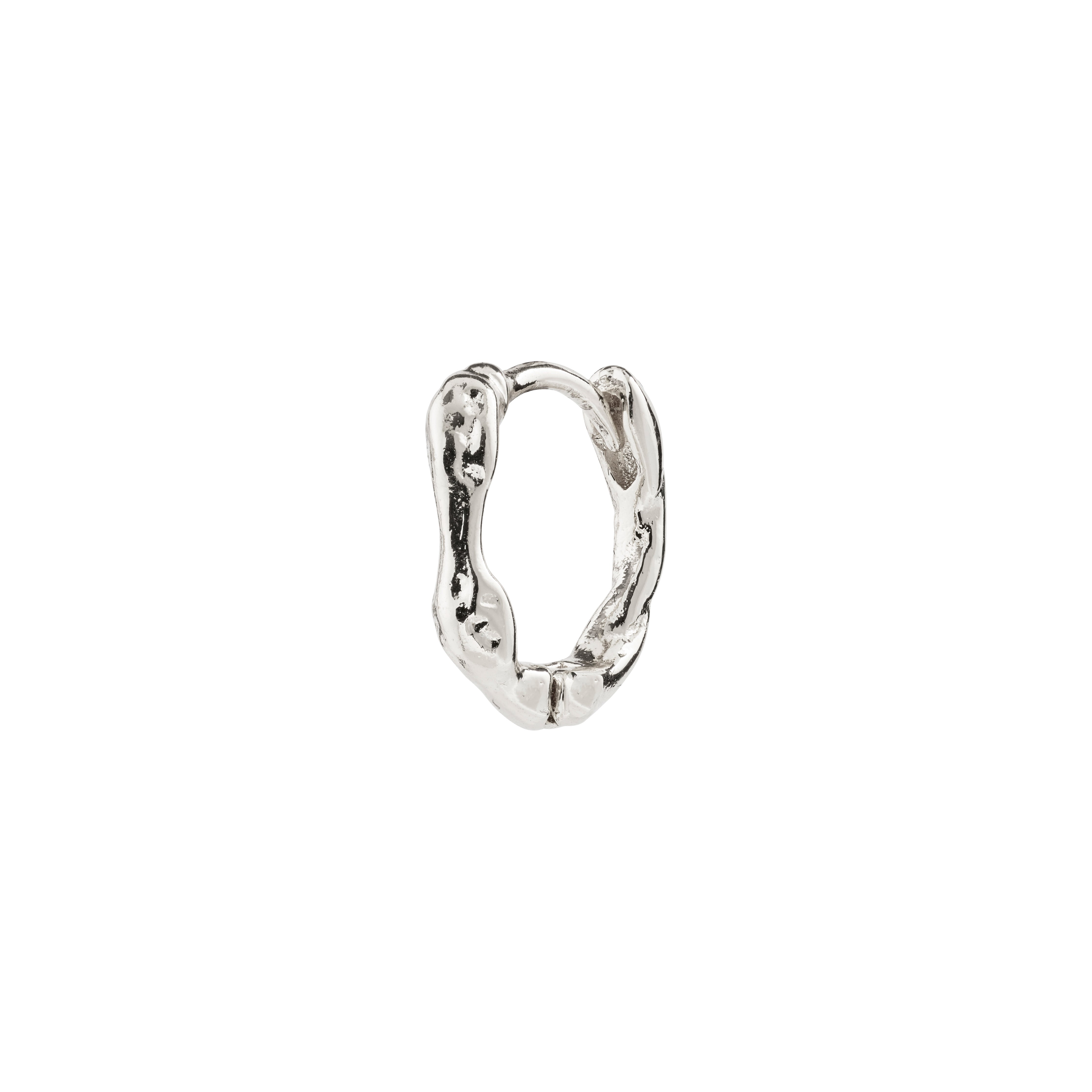 KYRA single earring, silver-plated, with organic shape and shiny finish, featuring a handcrafted vibe and easy click clasp. Made from 99% recycled materials.