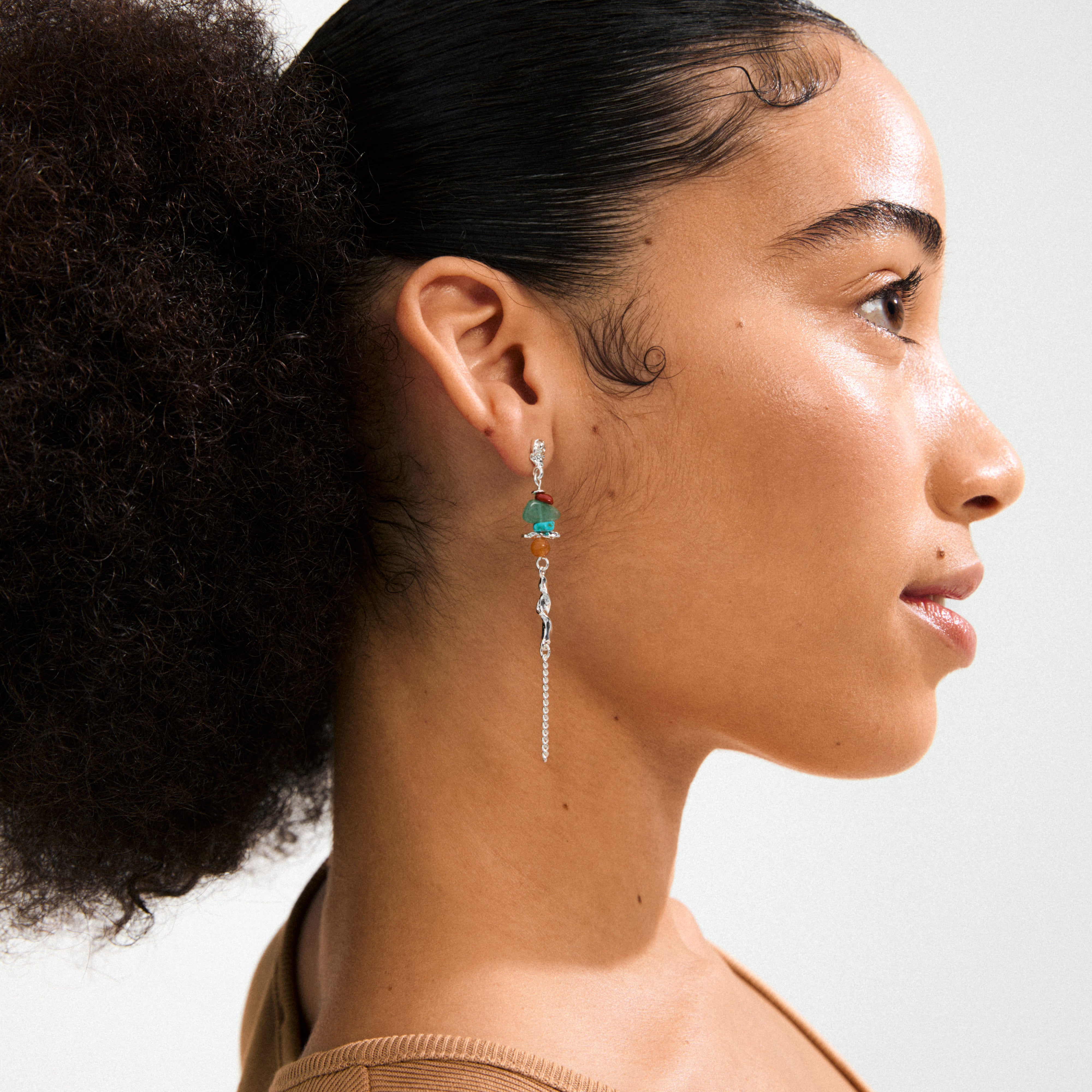 SUTTON single earring, silver-plated with Aventurine and Turquoise stones, showcasing boho elegance and organic shapes, perfect for a unique, trendy look.