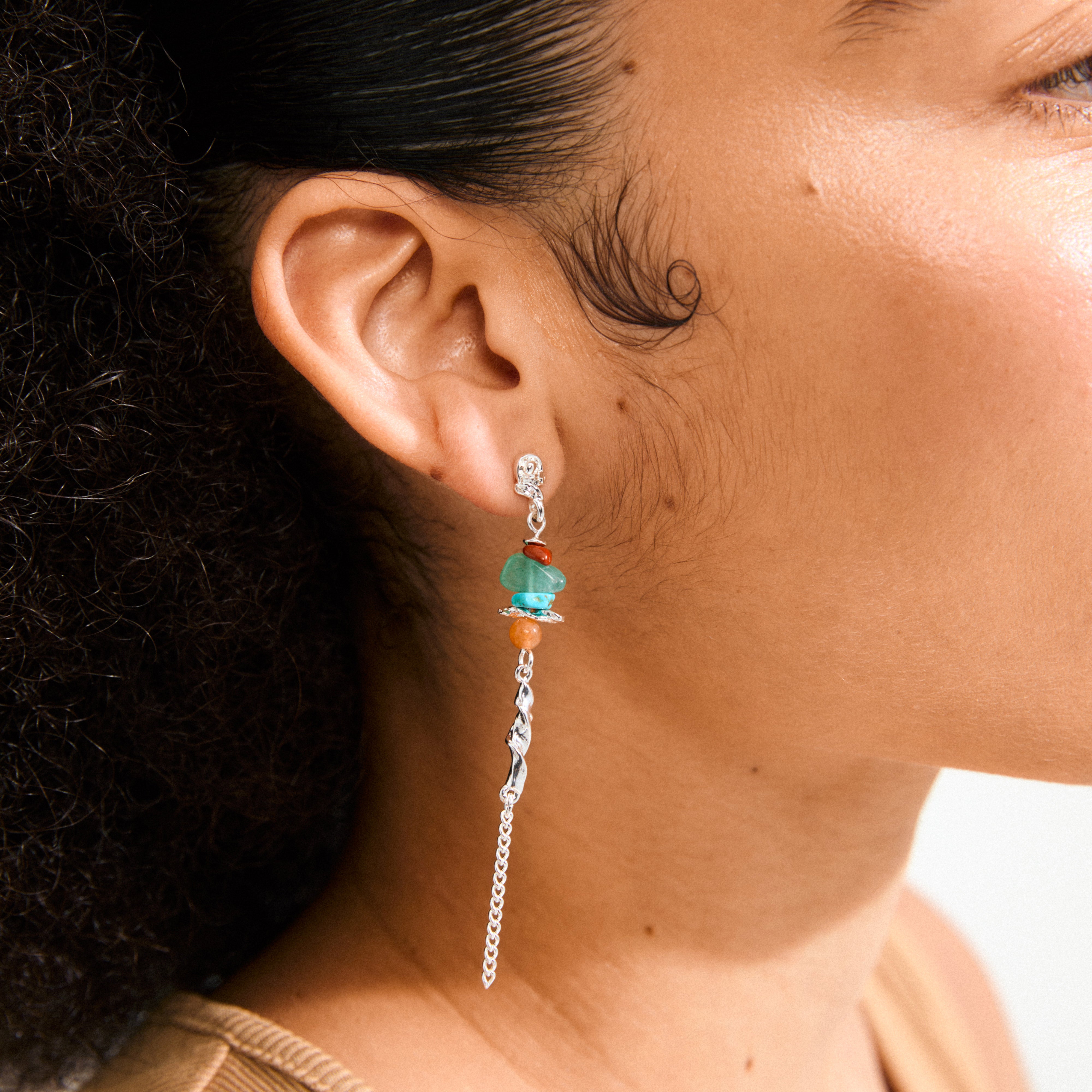SUTTON single earring silver-plated with Aventurine and Turquoise stones, showcasing boho elegance with organic shapes. Perfect for unique, boho-chic style lovers from Pilgrim.